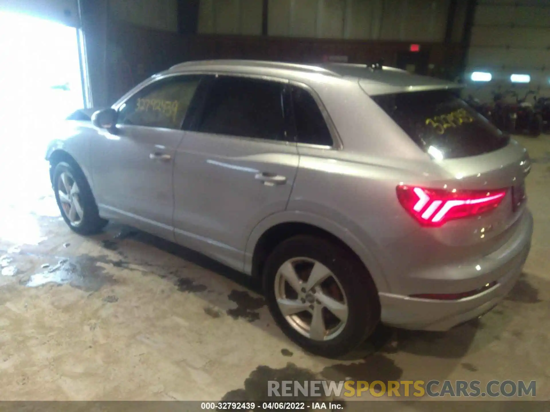 3 Фотография поврежденного автомобиля WA1AECF35L1063886 AUDI Q3 2020