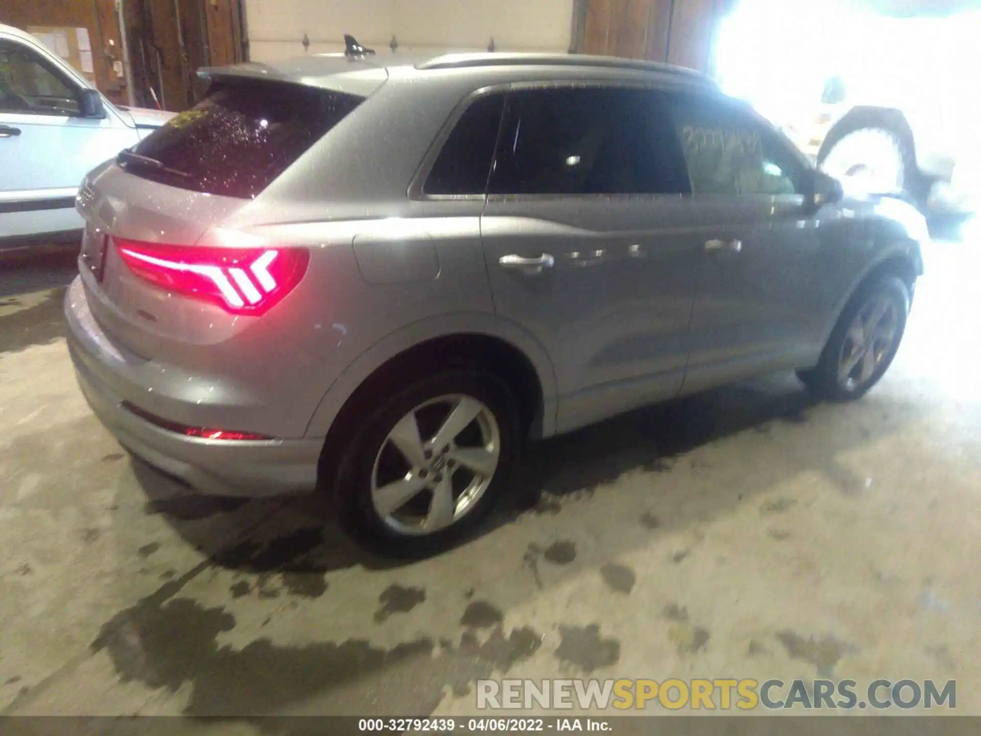 4 Фотография поврежденного автомобиля WA1AECF35L1063886 AUDI Q3 2020