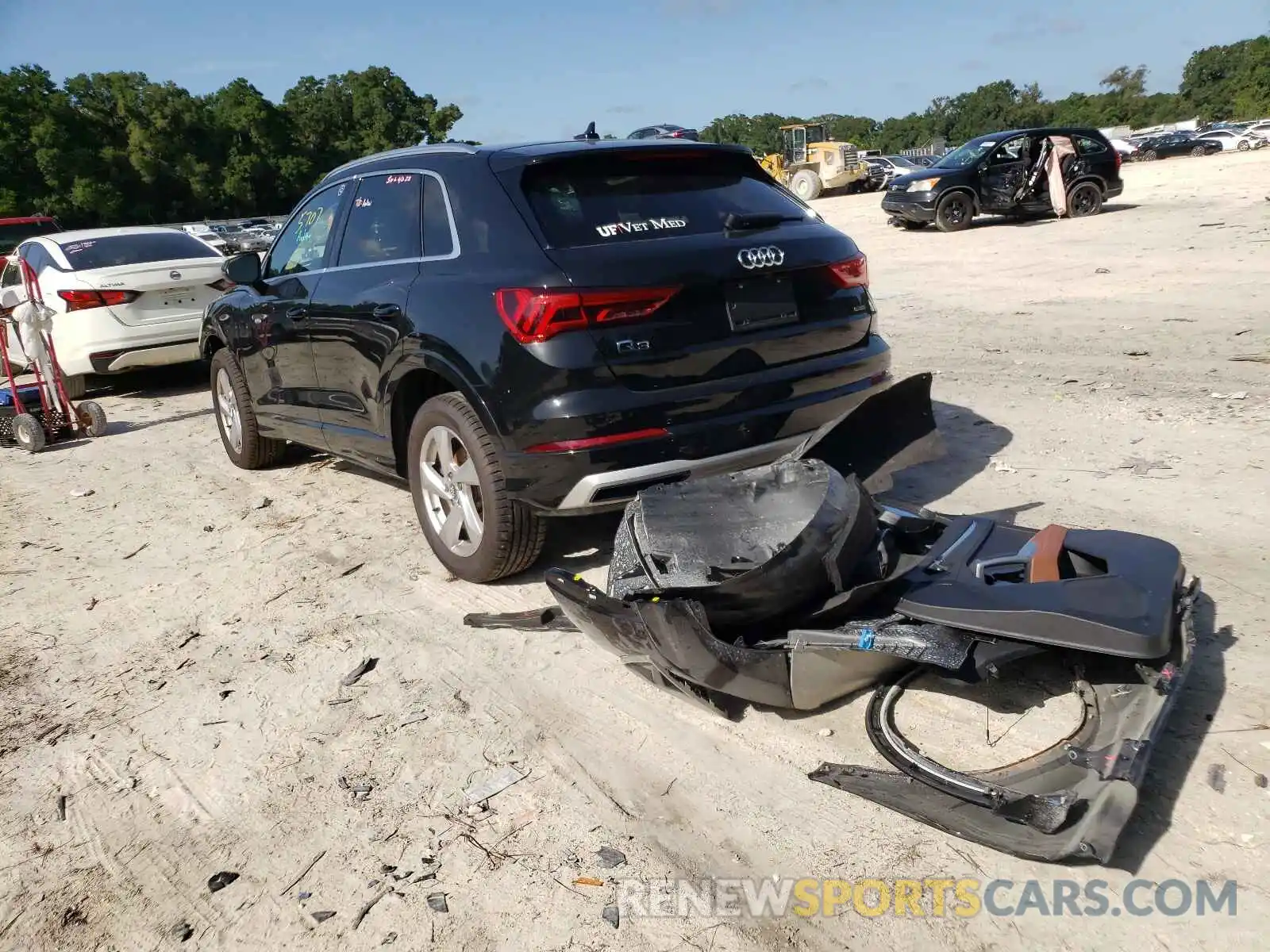 3 Photograph of a damaged car WA1AECF35L1084768 AUDI Q3 2020