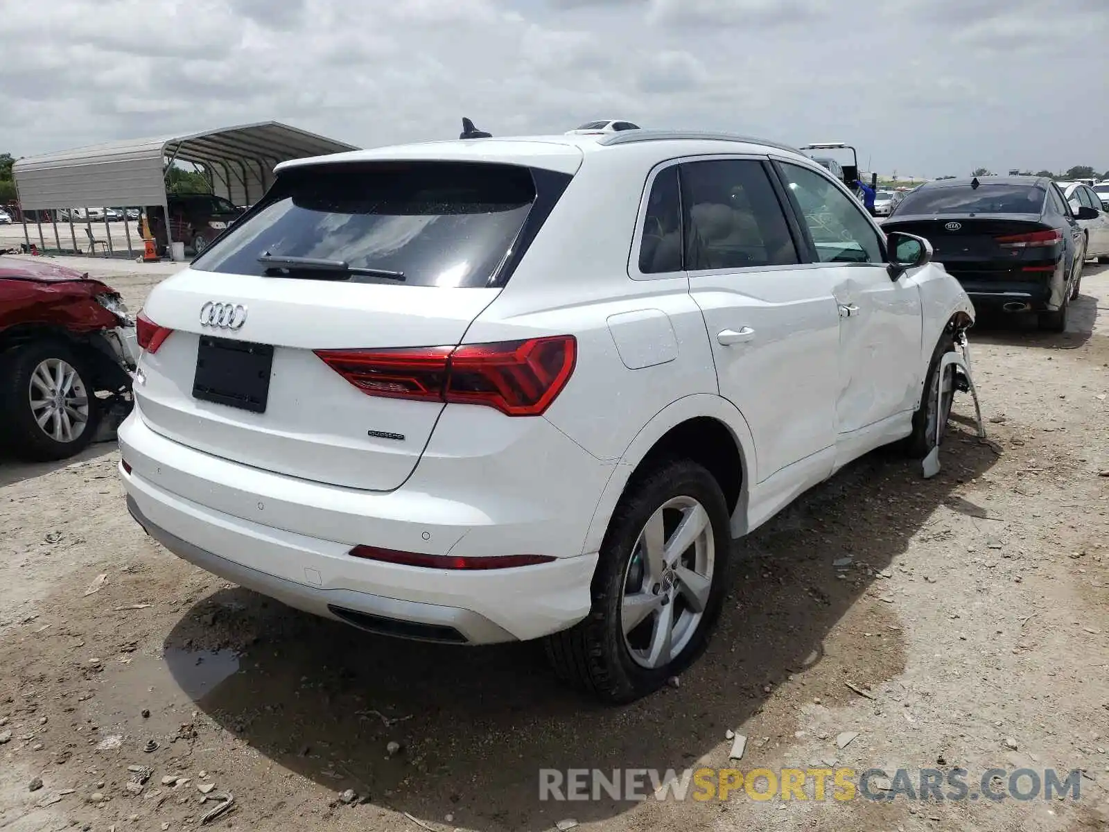 4 Photograph of a damaged car WA1AECF36L1124971 AUDI Q3 2020