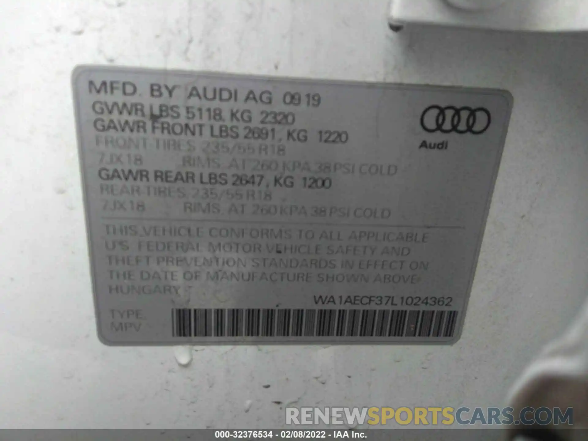 9 Photograph of a damaged car WA1AECF37L1024362 AUDI Q3 2020