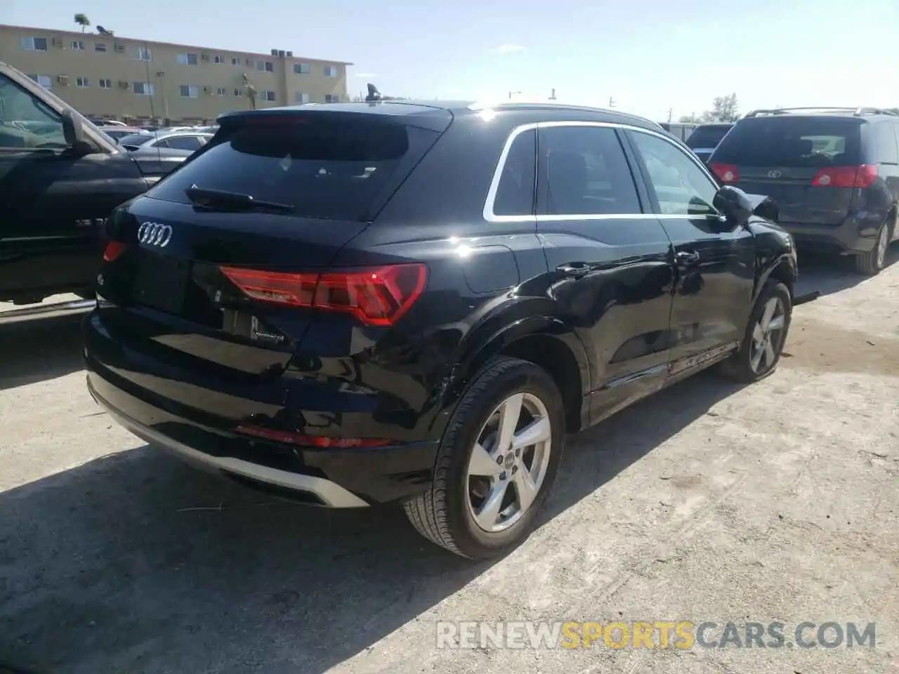 4 Фотография поврежденного автомобиля WA1AECF37L1025639 AUDI Q3 2020