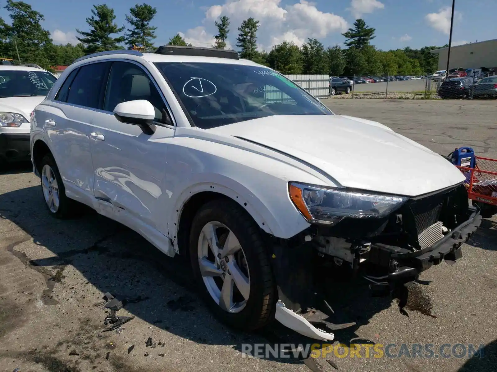 1 Photograph of a damaged car WA1AECF37L1032185 AUDI Q3 2020