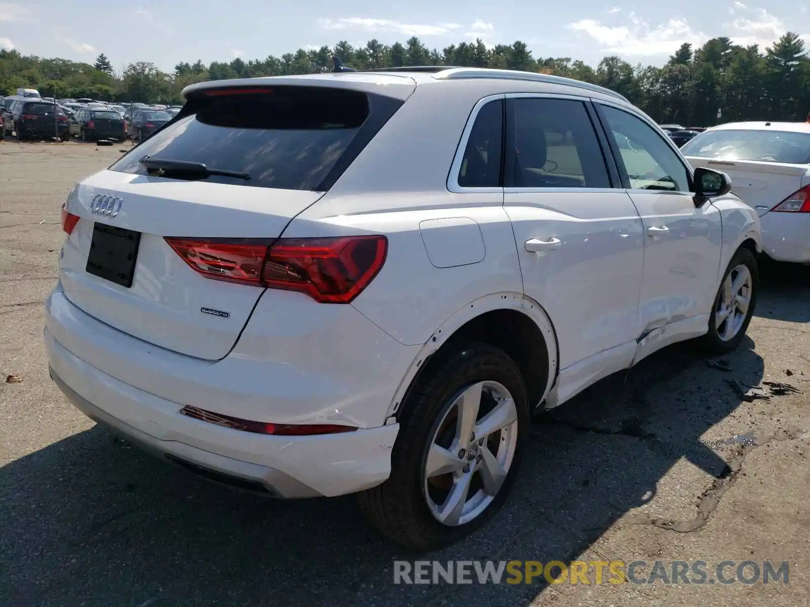 4 Photograph of a damaged car WA1AECF37L1032185 AUDI Q3 2020