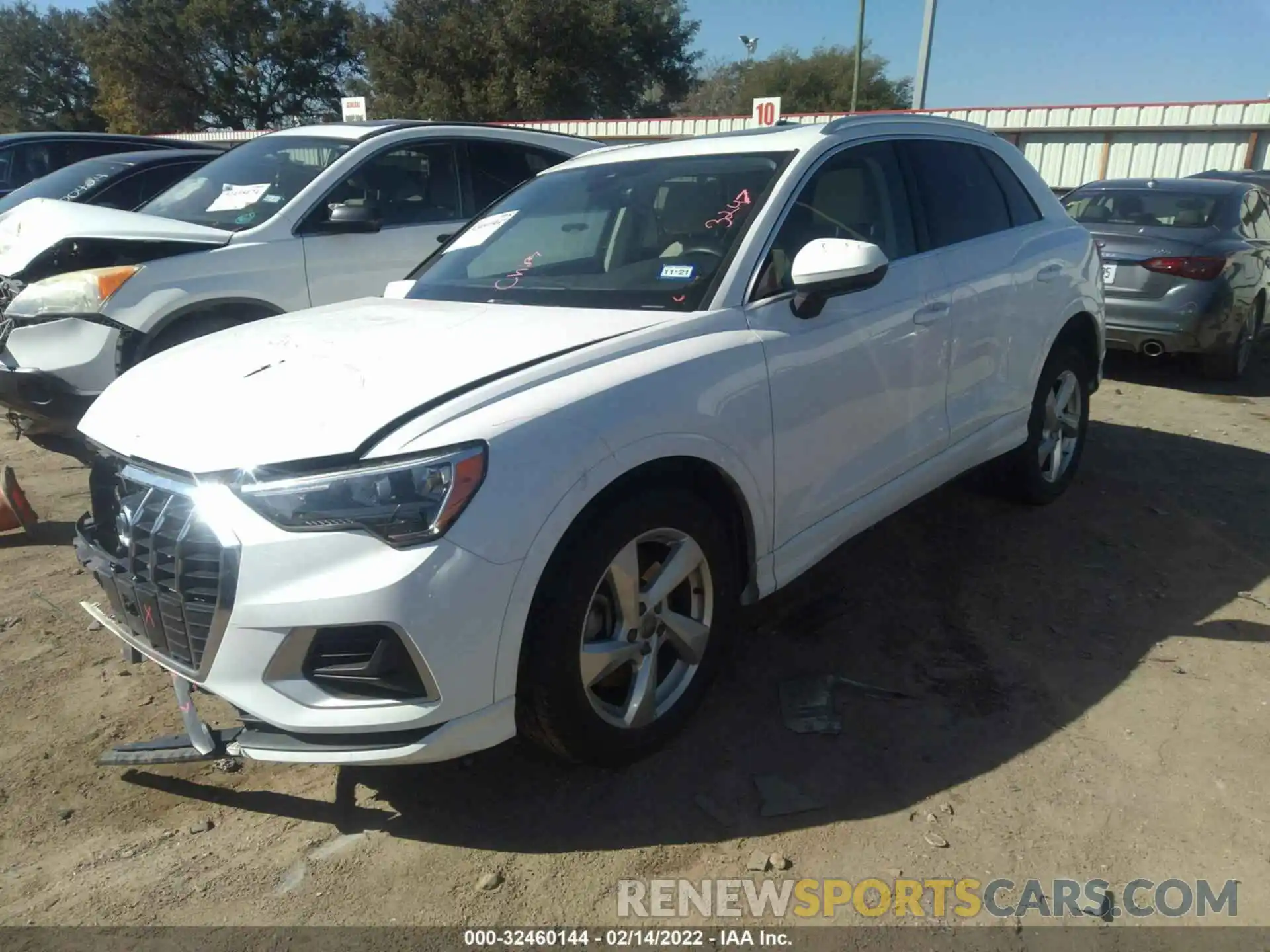 2 Photograph of a damaged car WA1AECF37L1033353 AUDI Q3 2020