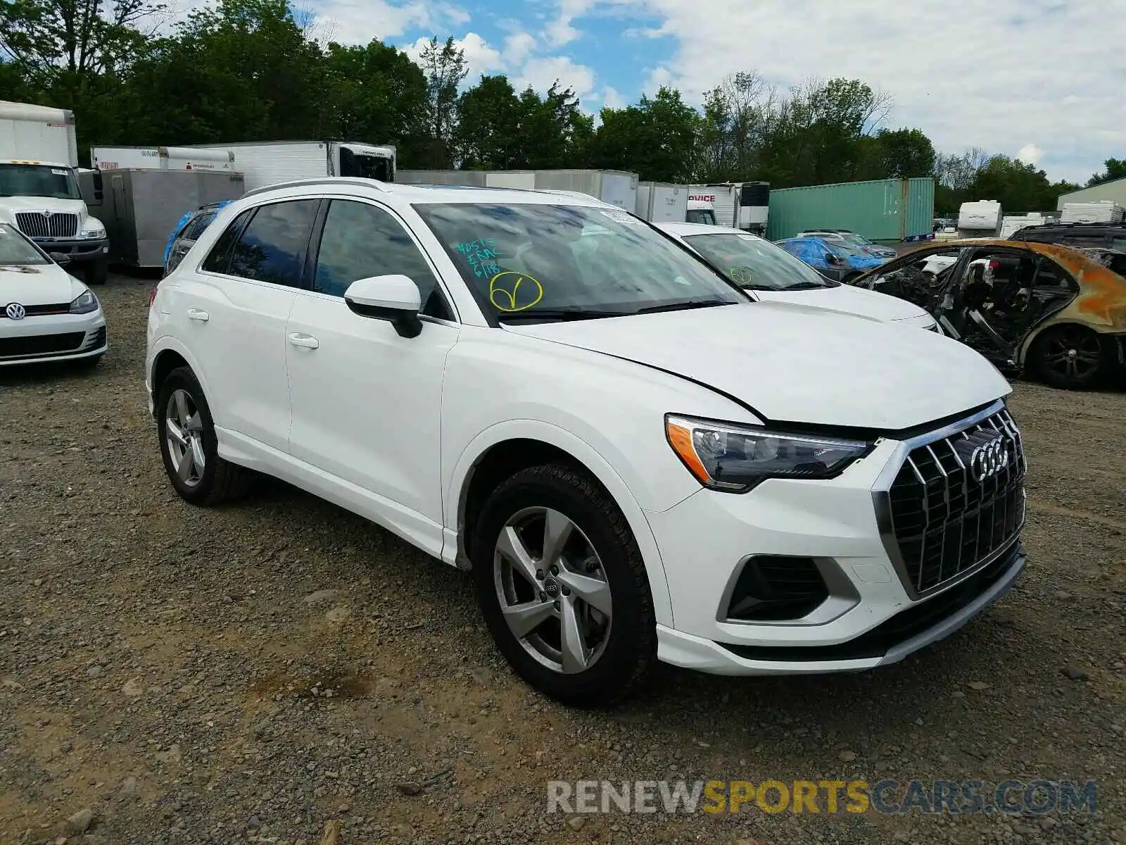 1 Photograph of a damaged car WA1AECF37L1053795 AUDI Q3 2020