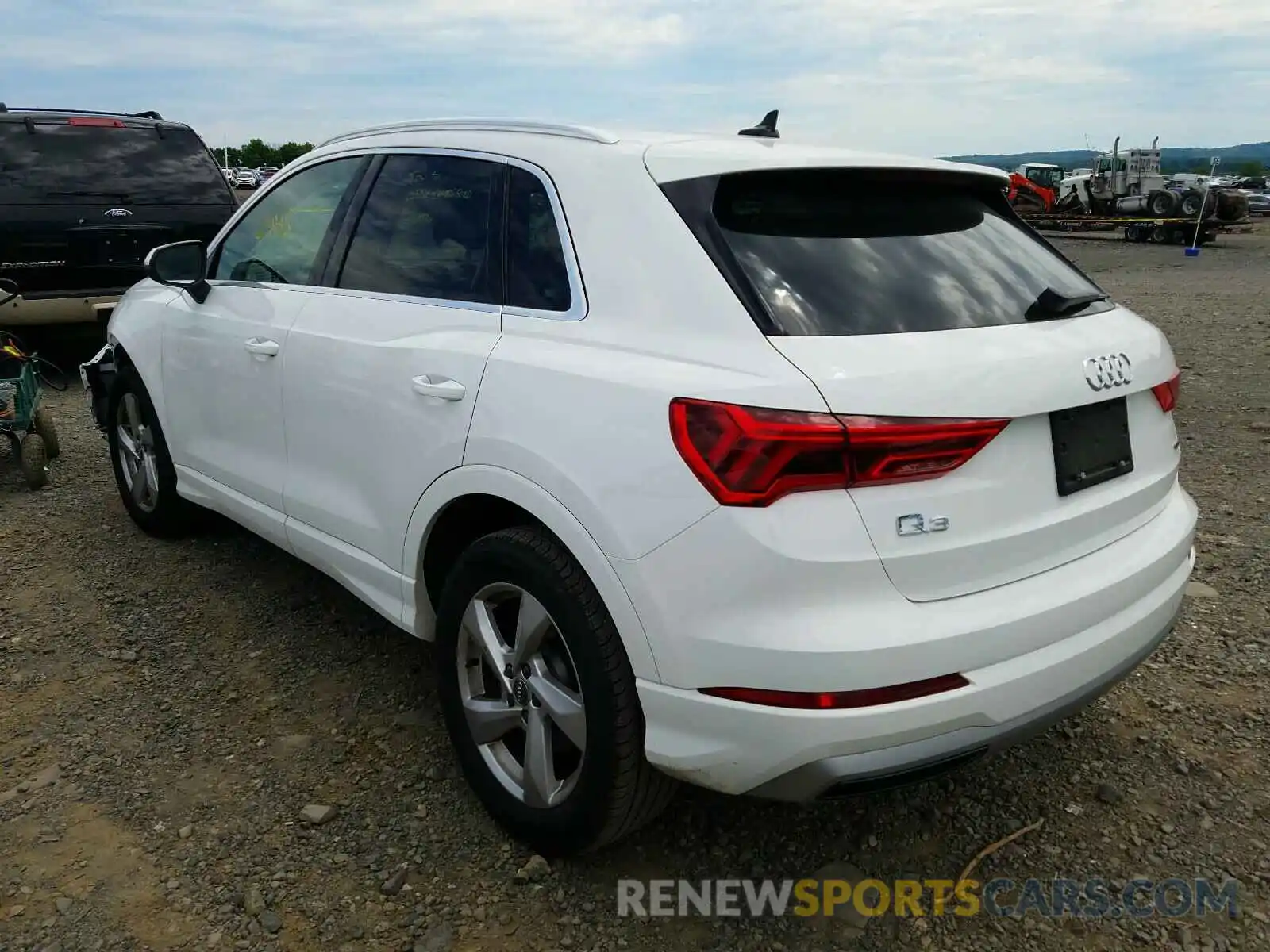 3 Photograph of a damaged car WA1AECF37L1053795 AUDI Q3 2020