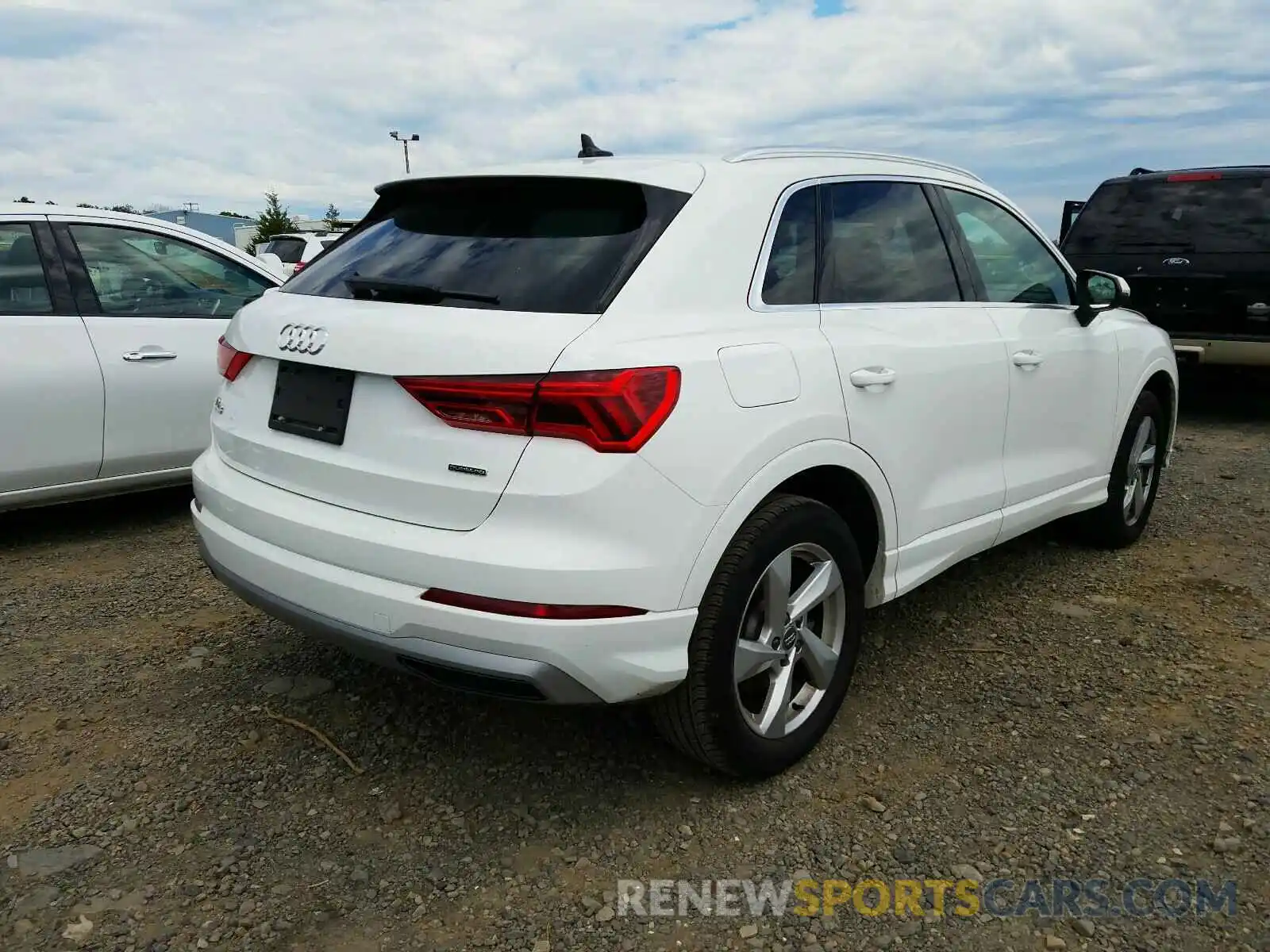 4 Photograph of a damaged car WA1AECF37L1053795 AUDI Q3 2020