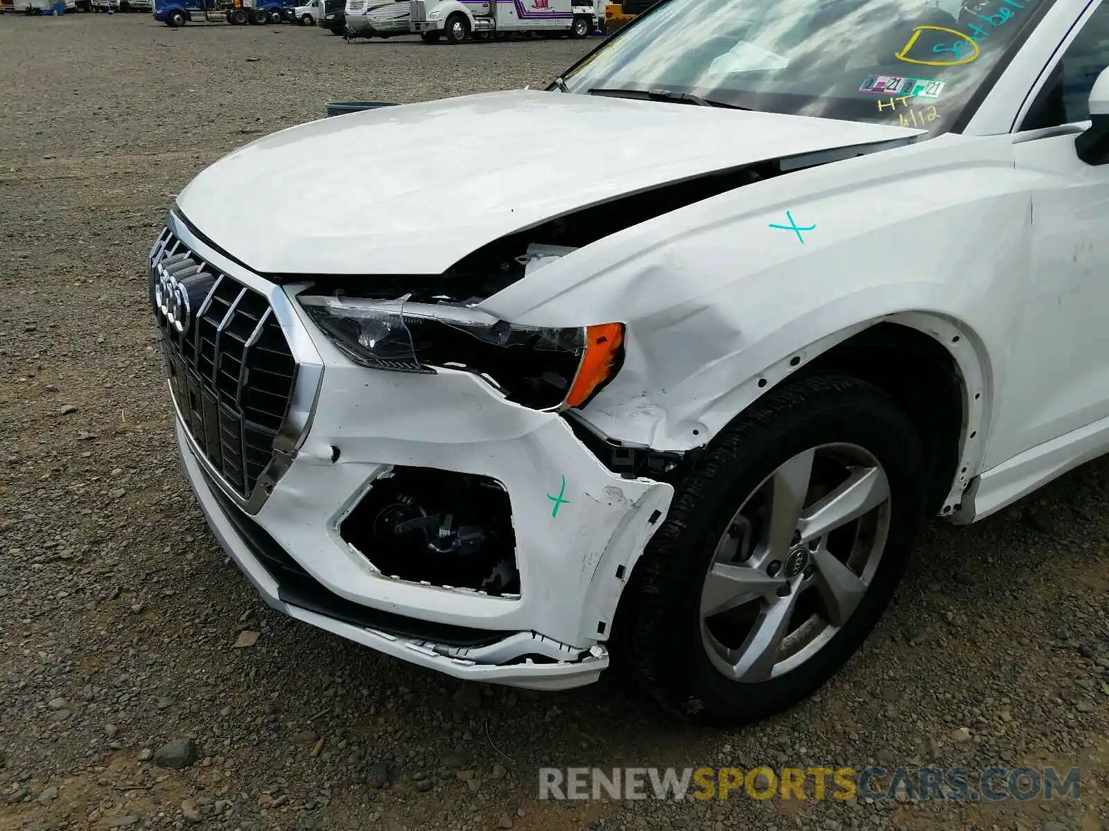 9 Photograph of a damaged car WA1AECF37L1053795 AUDI Q3 2020