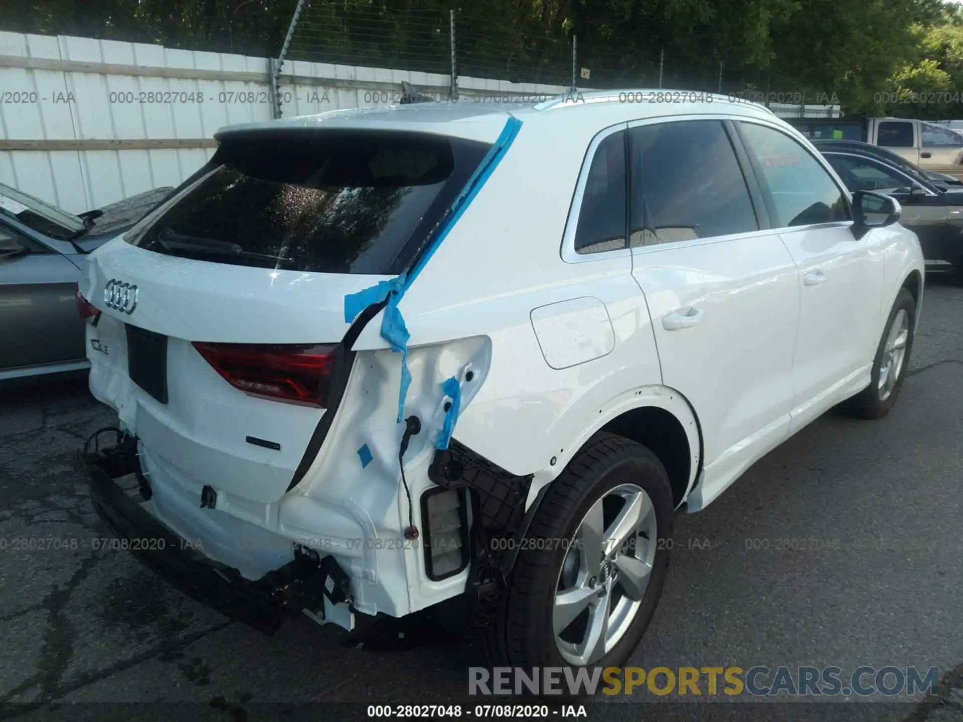 4 Photograph of a damaged car WA1AECF37L1085114 AUDI Q3 2020