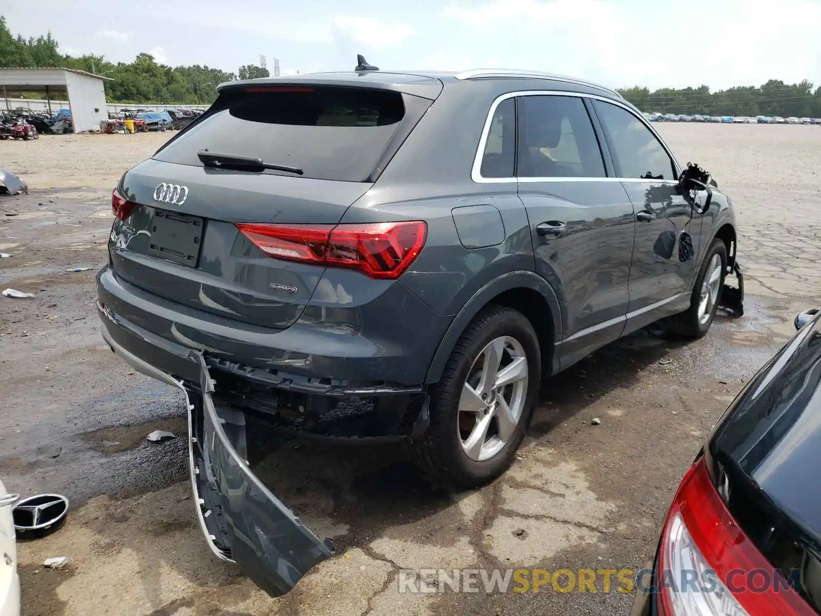 4 Photograph of a damaged car WA1AECF37L1088806 AUDI Q3 2020