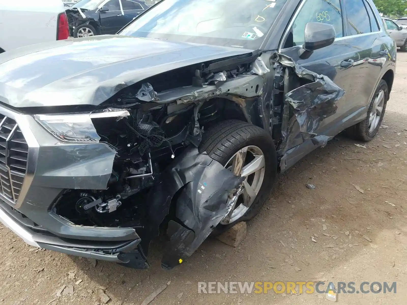 9 Photograph of a damaged car WA1AECF38L1024001 AUDI Q3 2020