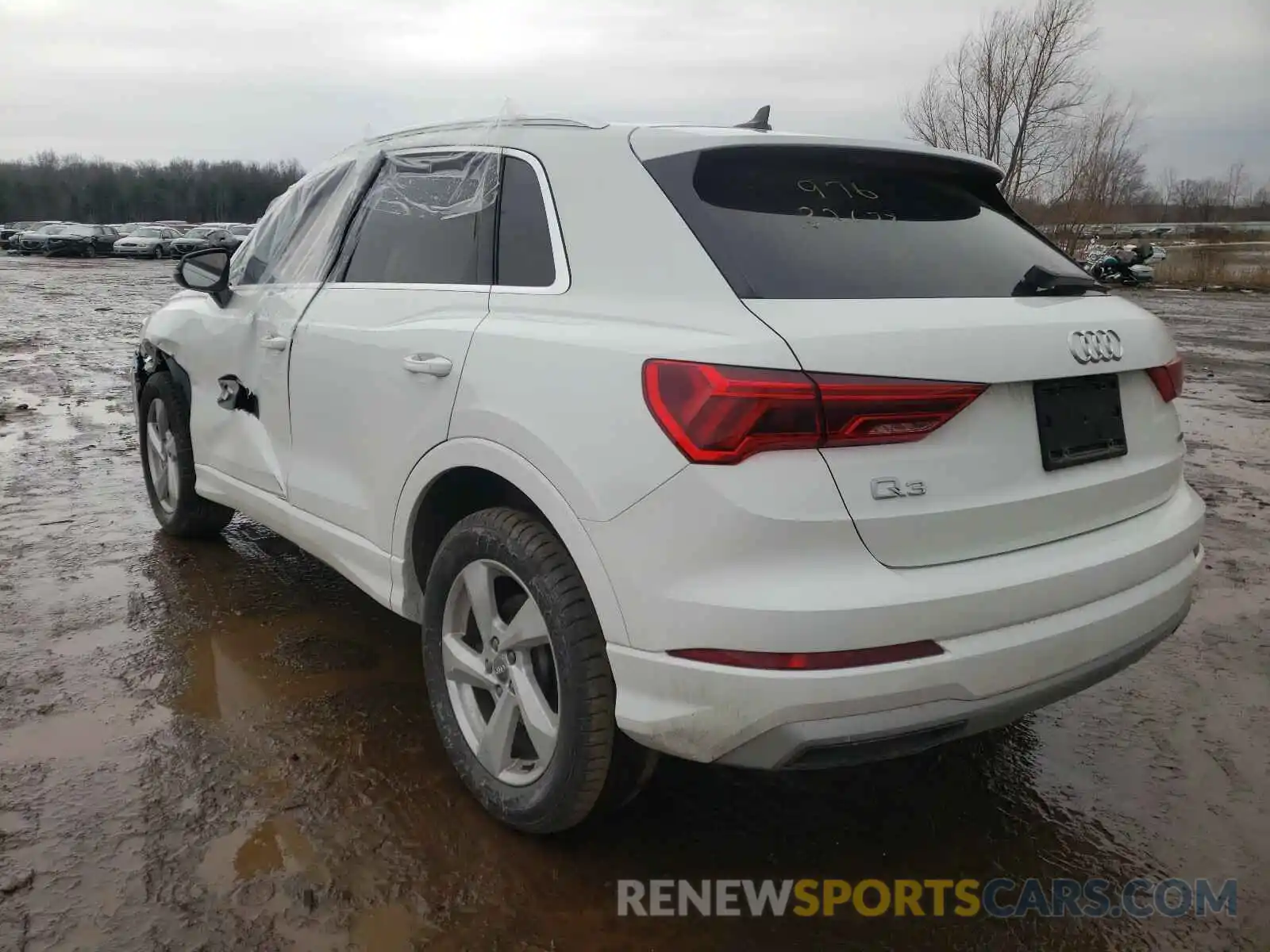 3 Photograph of a damaged car WA1AECF38L1032633 AUDI Q3 2020