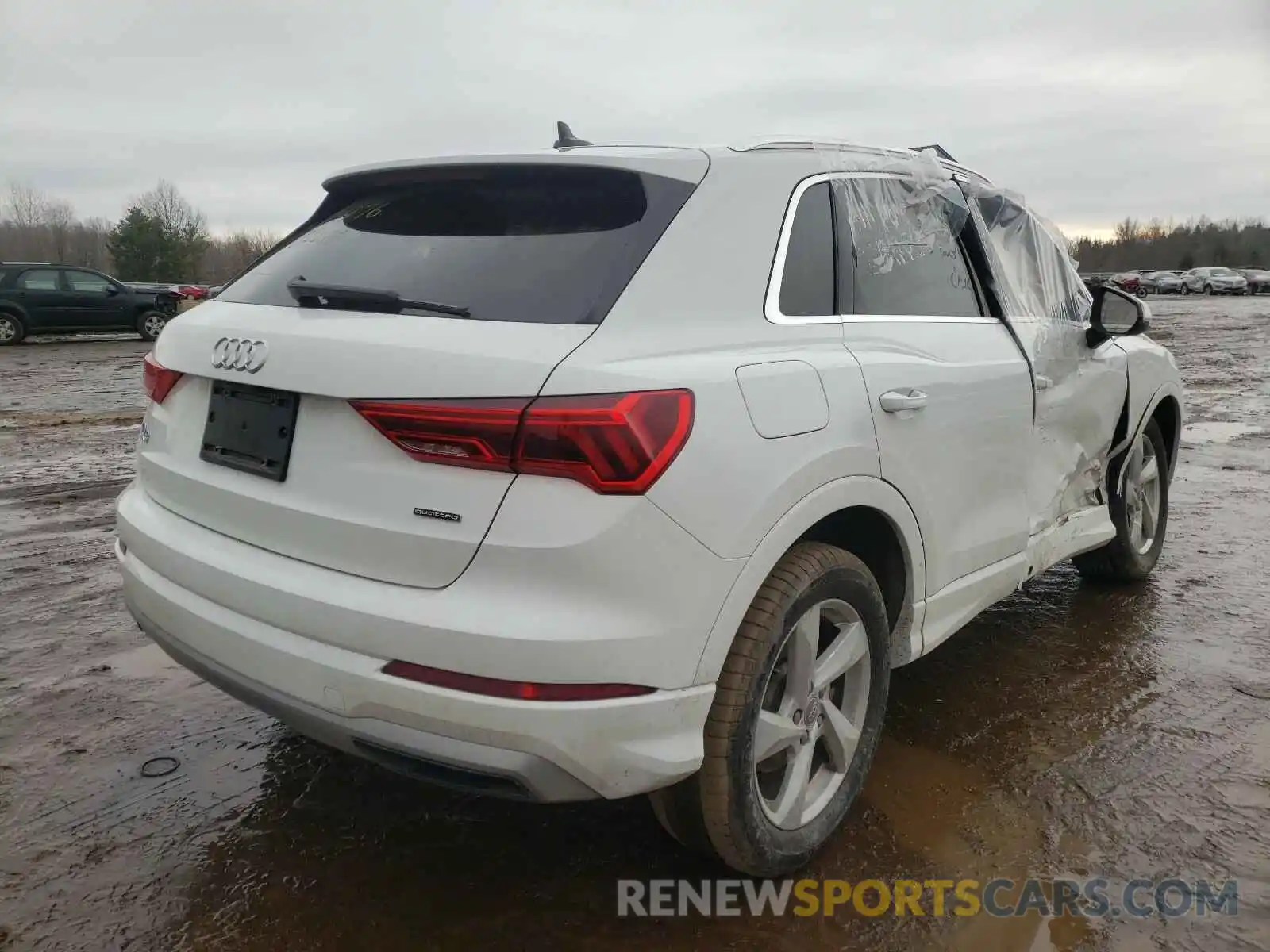 4 Photograph of a damaged car WA1AECF38L1032633 AUDI Q3 2020