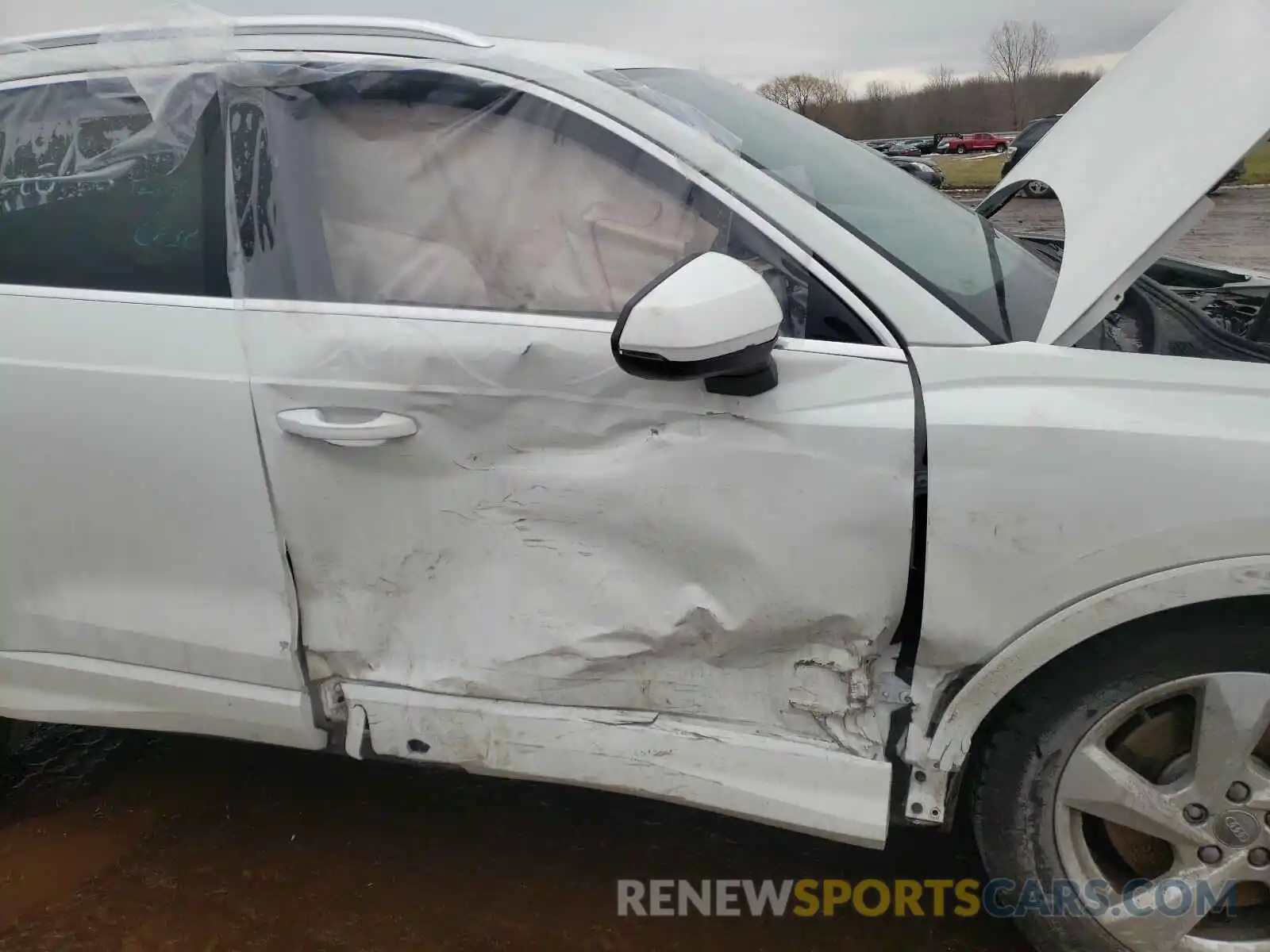 9 Photograph of a damaged car WA1AECF38L1032633 AUDI Q3 2020