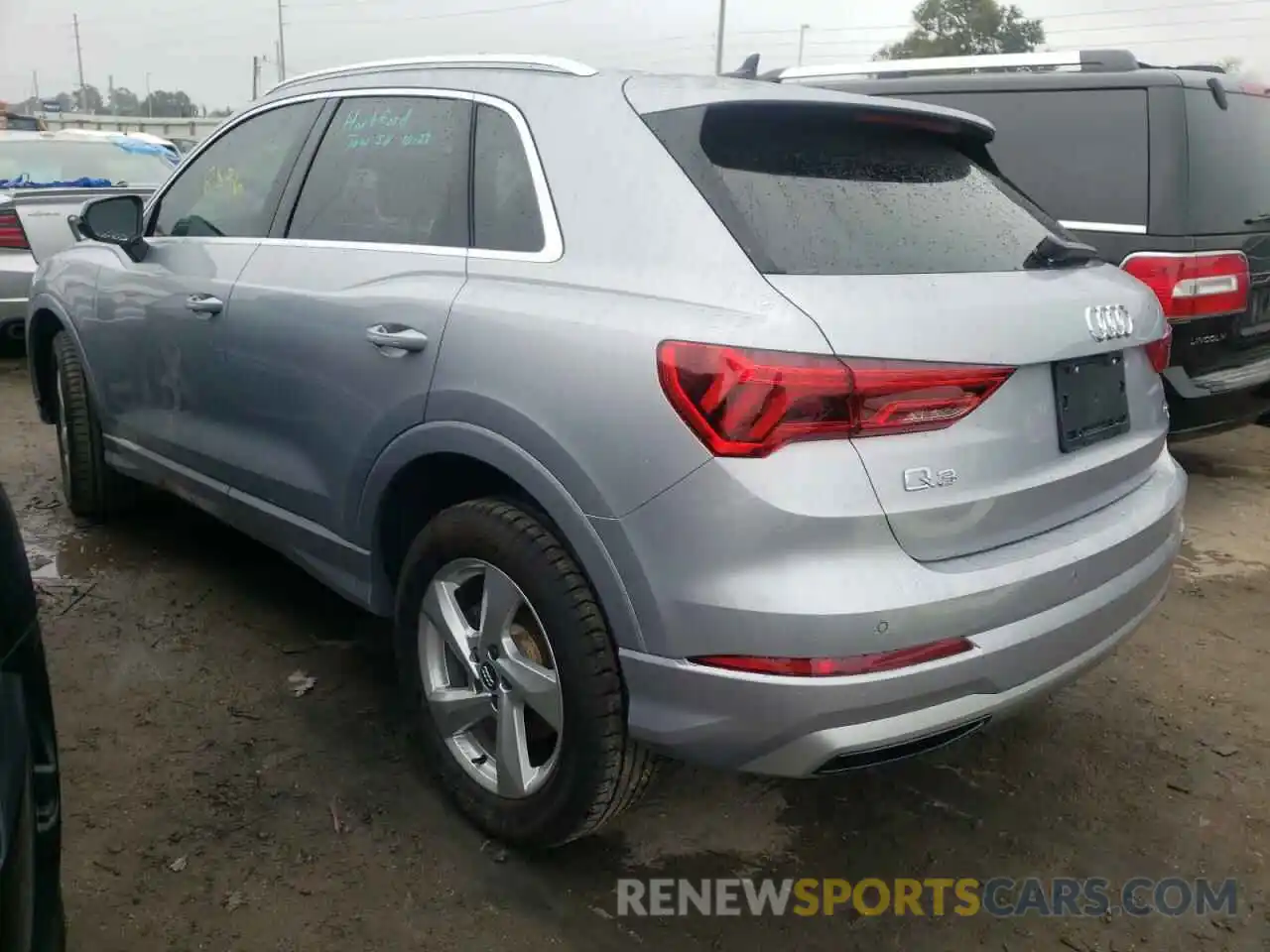 3 Photograph of a damaged car WA1AECF38L1036293 AUDI Q3 2020