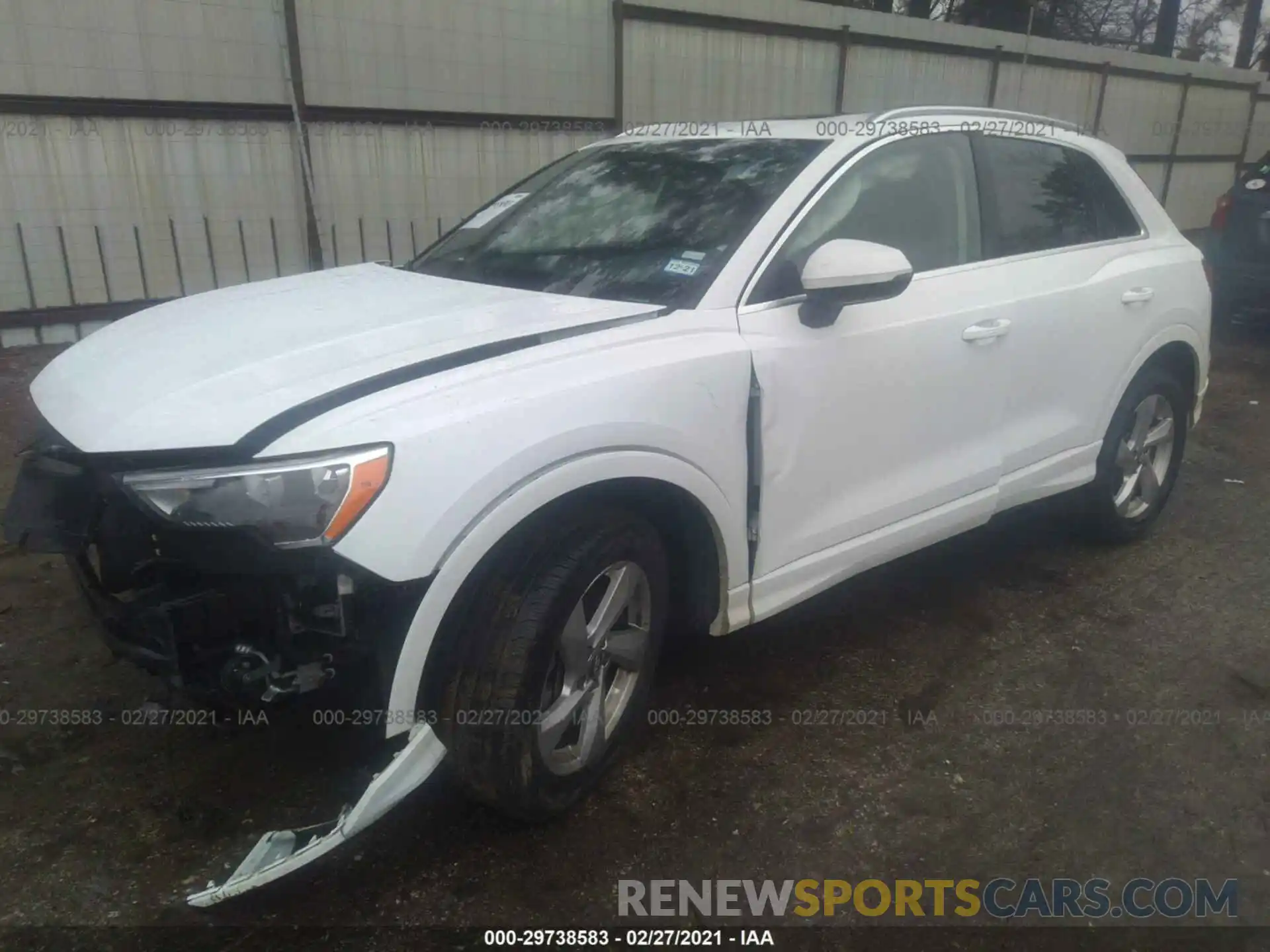 2 Фотография поврежденного автомобиля WA1AECF38L1053403 AUDI Q3 2020