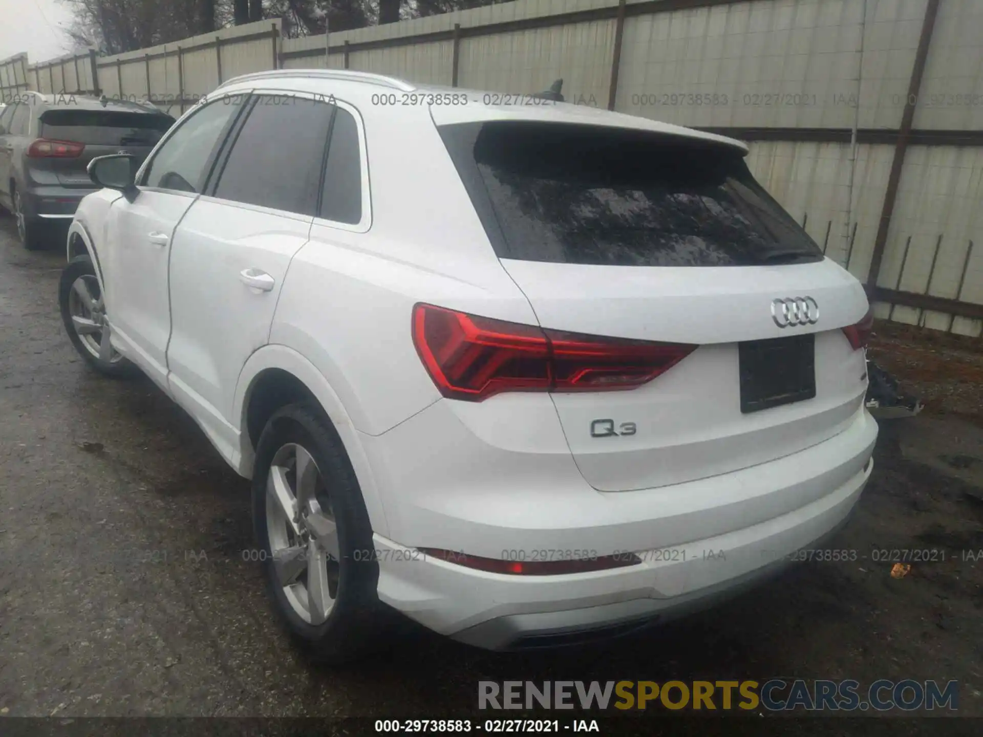 3 Photograph of a damaged car WA1AECF38L1053403 AUDI Q3 2020