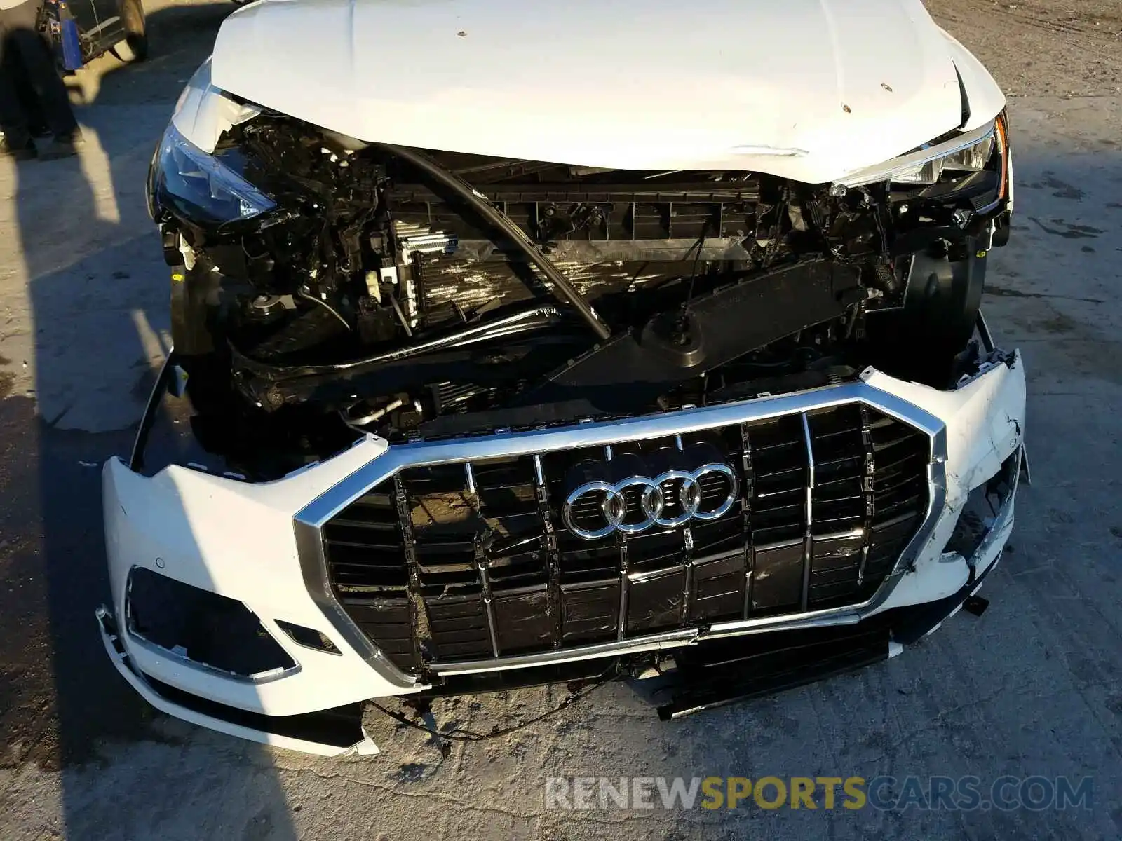 9 Photograph of a damaged car WA1AECF38L1109145 AUDI Q3 2020