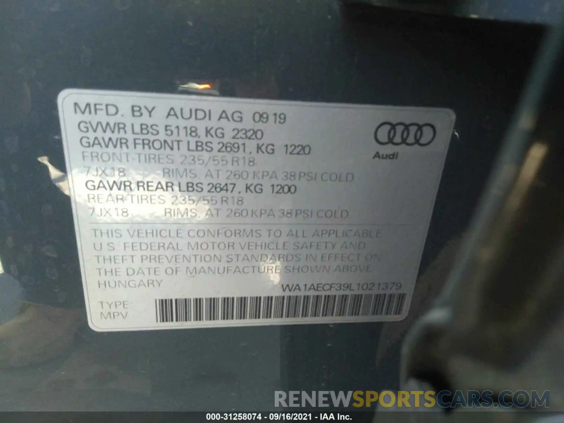 9 Photograph of a damaged car WA1AECF39L1021379 AUDI Q3 2020