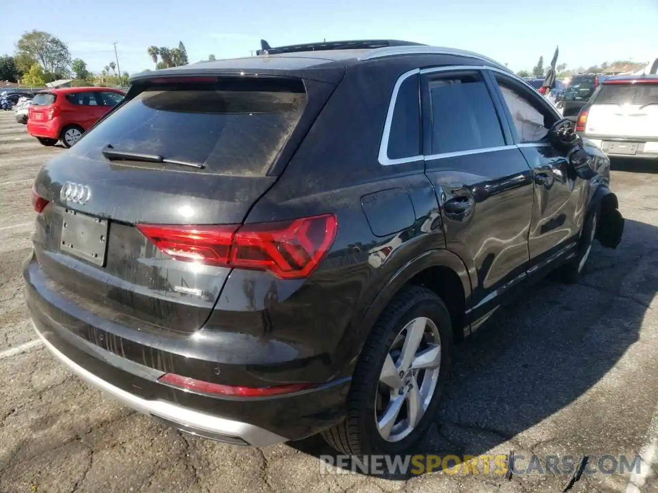 4 Photograph of a damaged car WA1AECF39L1027862 AUDI Q3 2020