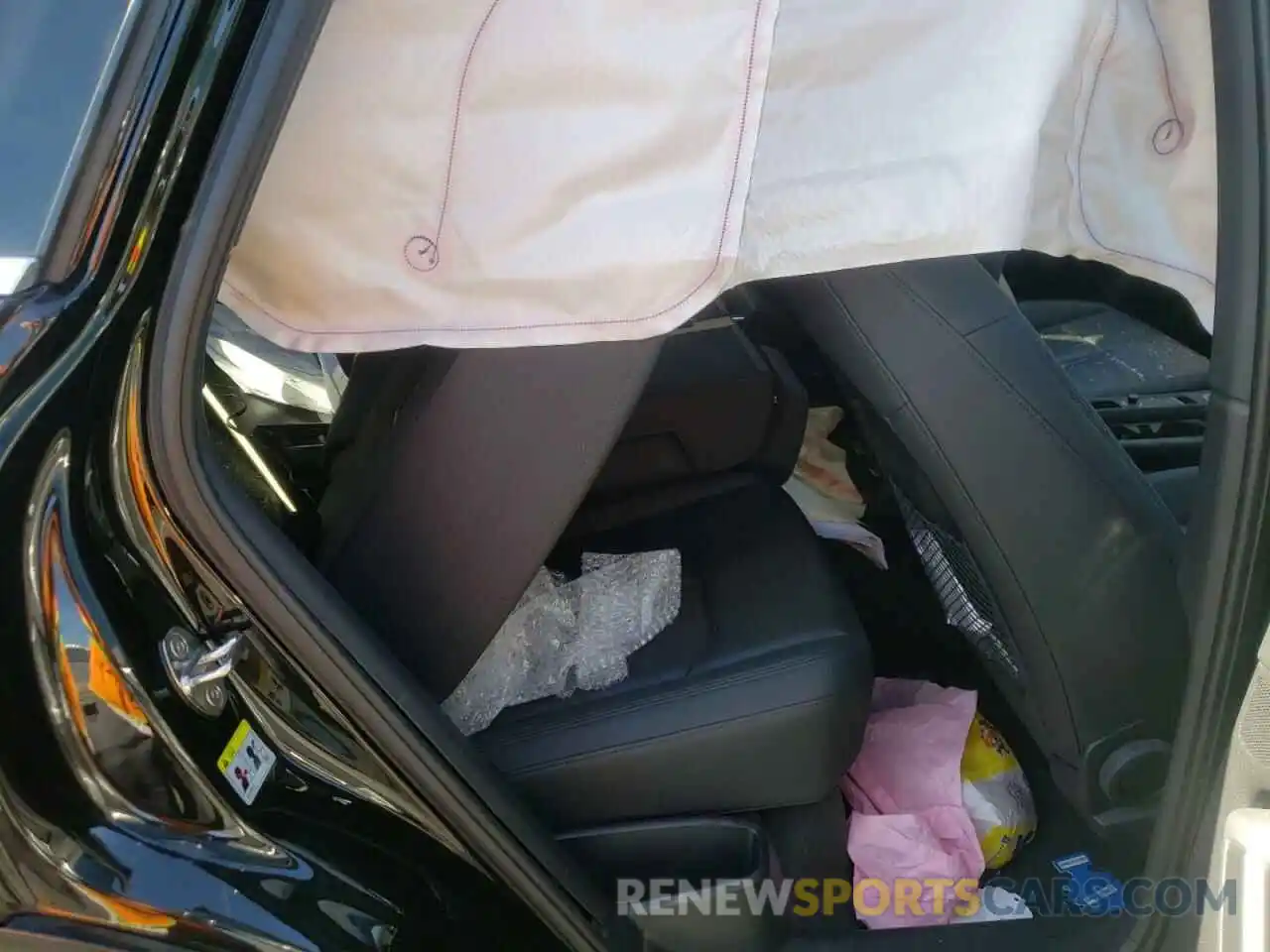 6 Photograph of a damaged car WA1AECF39L1027862 AUDI Q3 2020