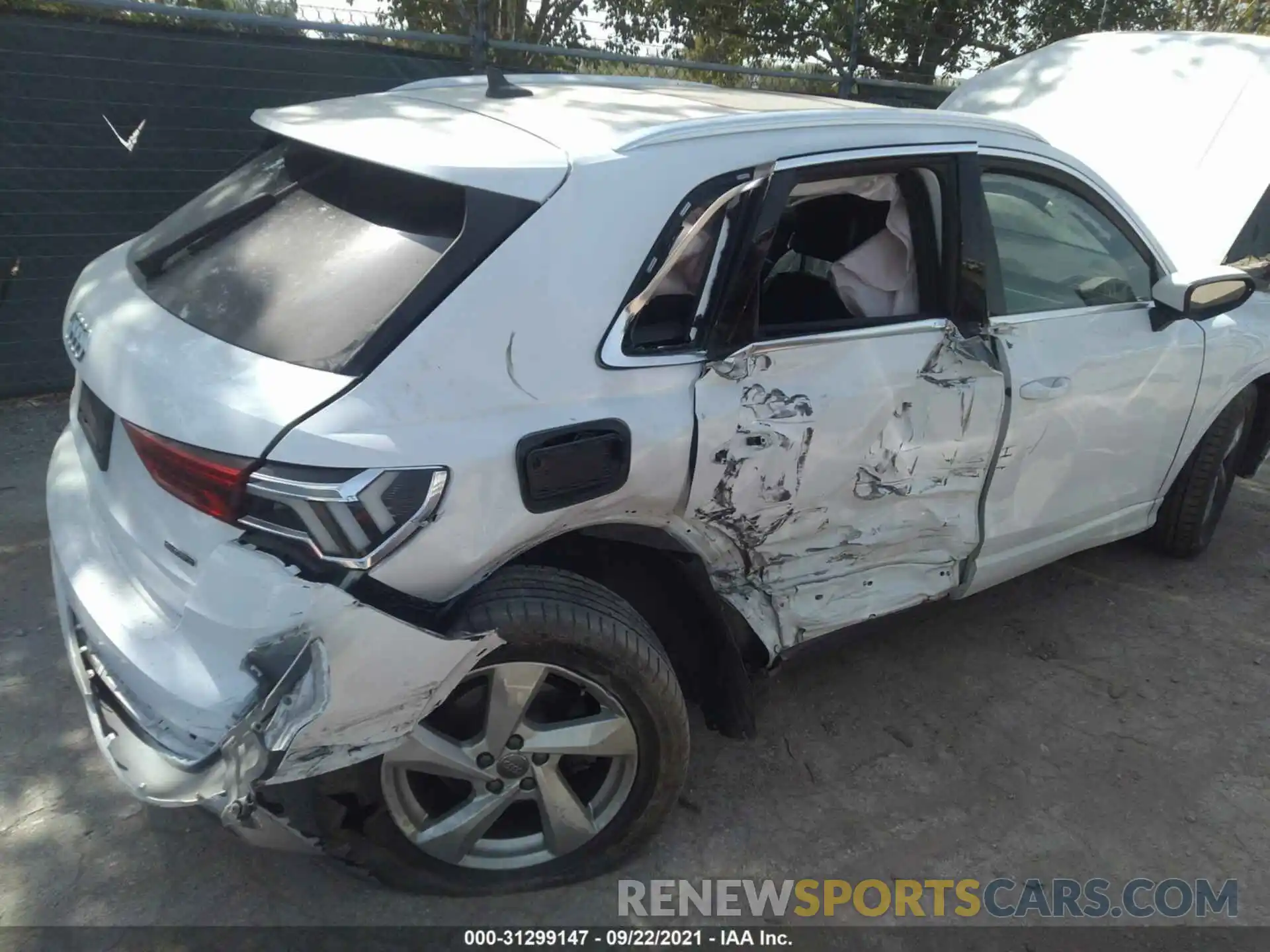 6 Photograph of a damaged car WA1AECF39L1029949 AUDI Q3 2020