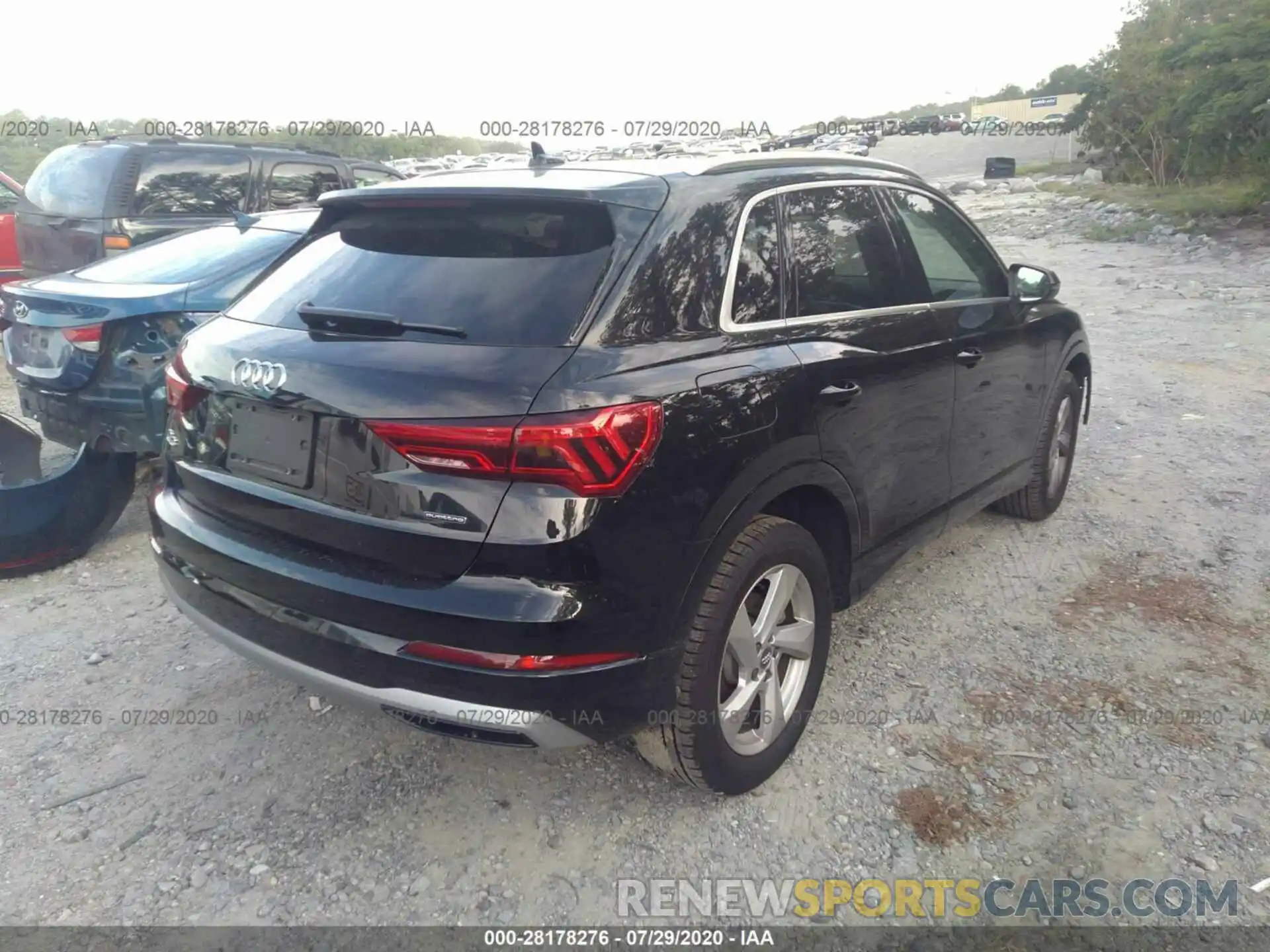 4 Photograph of a damaged car WA1AECF39L1055662 AUDI Q3 2020