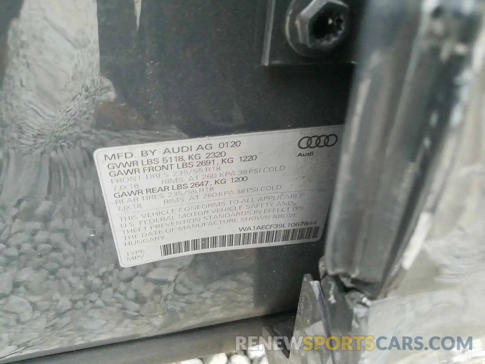 10 Photograph of a damaged car WA1AECF39L1067844 AUDI Q3 2020