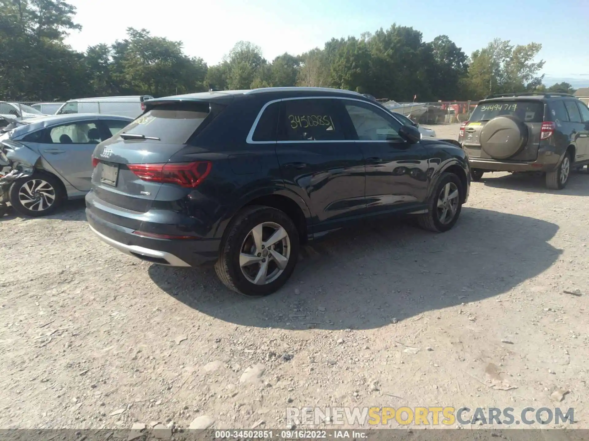 4 Photograph of a damaged car WA1AECF39L1114581 AUDI Q3 2020