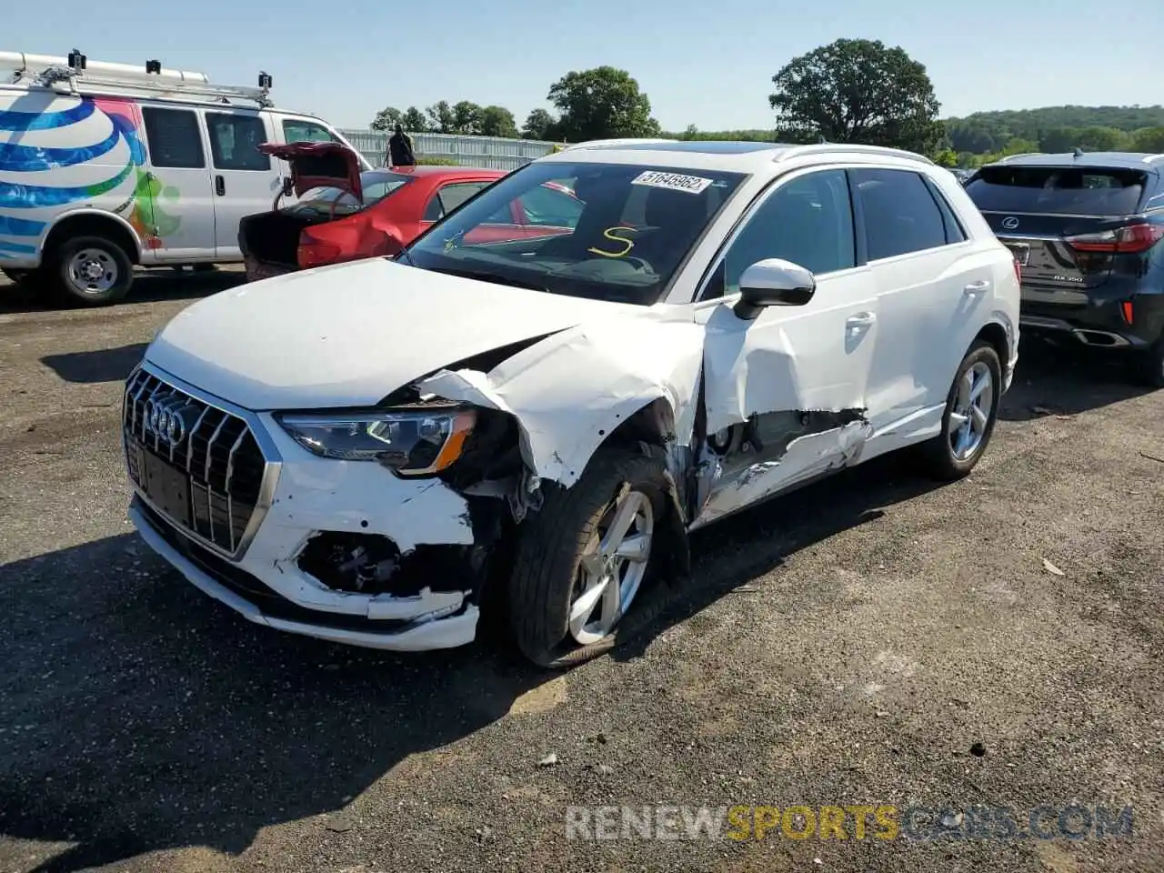 2 Photograph of a damaged car WA1AECF39L1118789 AUDI Q3 2020