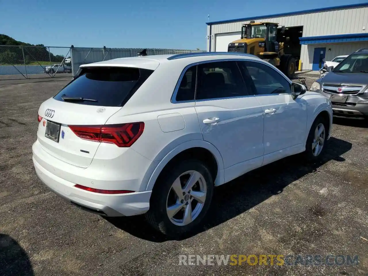 4 Photograph of a damaged car WA1AECF39L1118789 AUDI Q3 2020