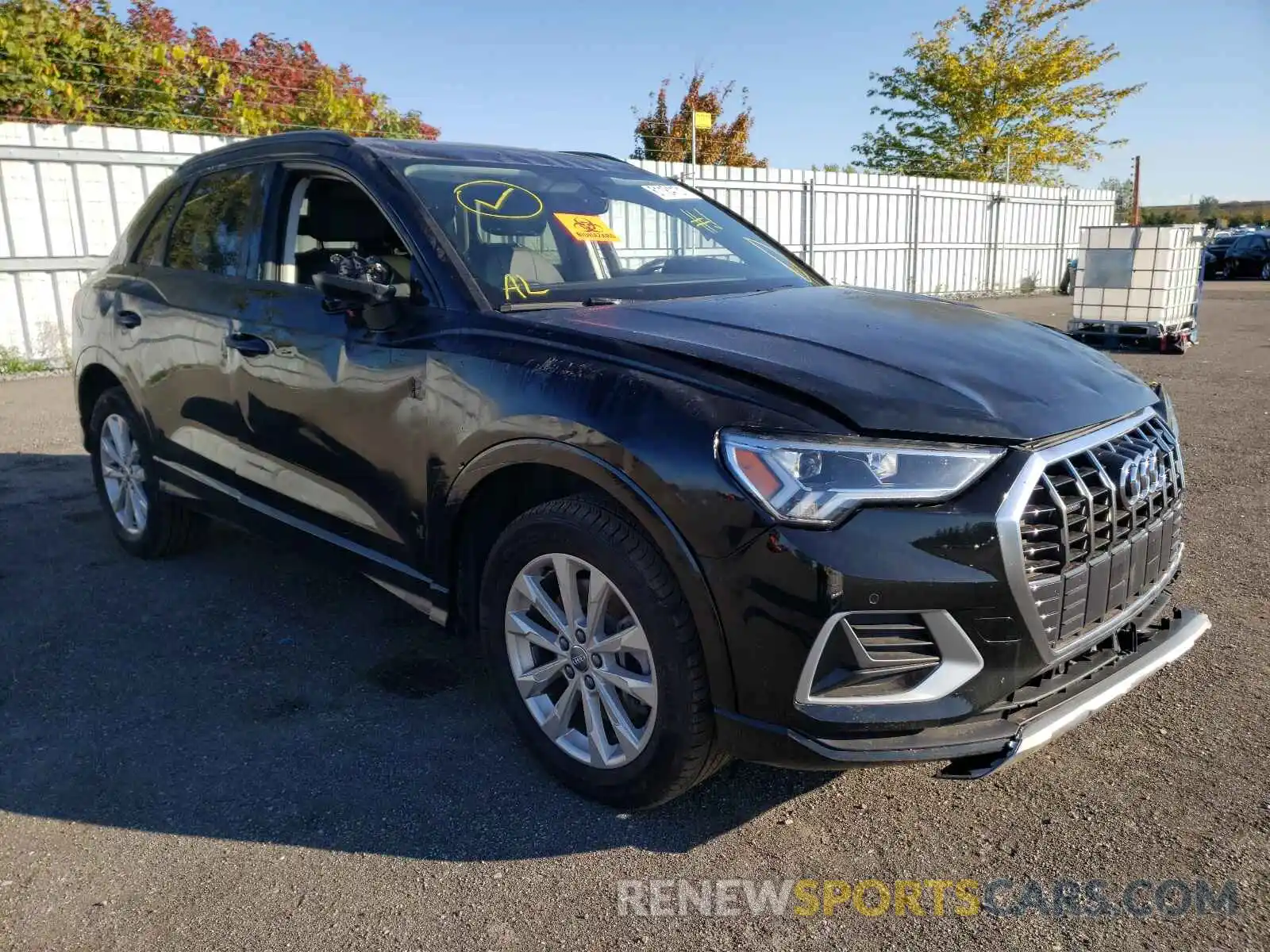 1 Photograph of a damaged car WA1AECF3XL1015297 AUDI Q3 2020