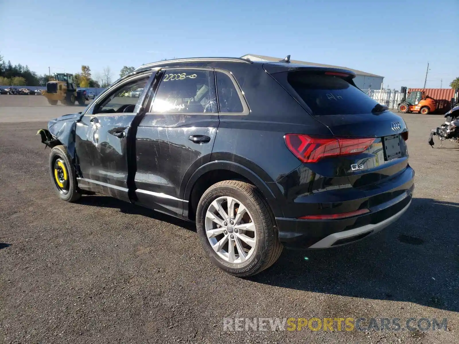 3 Photograph of a damaged car WA1AECF3XL1015297 AUDI Q3 2020