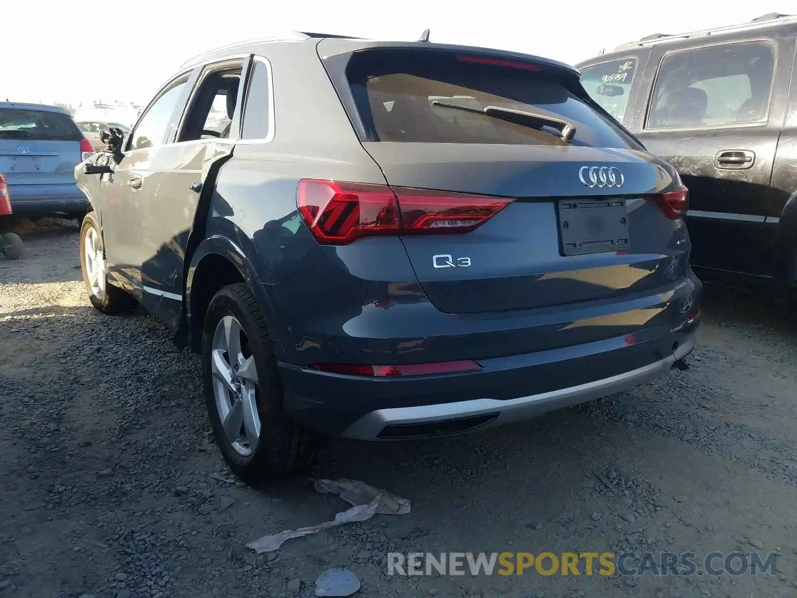 3 Photograph of a damaged car WA1AECF3XL1025425 AUDI Q3 2020