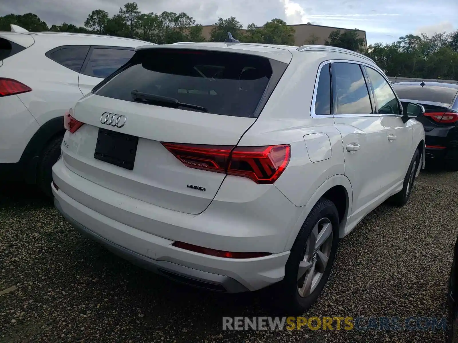 4 Photograph of a damaged car WA1AECF3XL1028244 AUDI Q3 2020