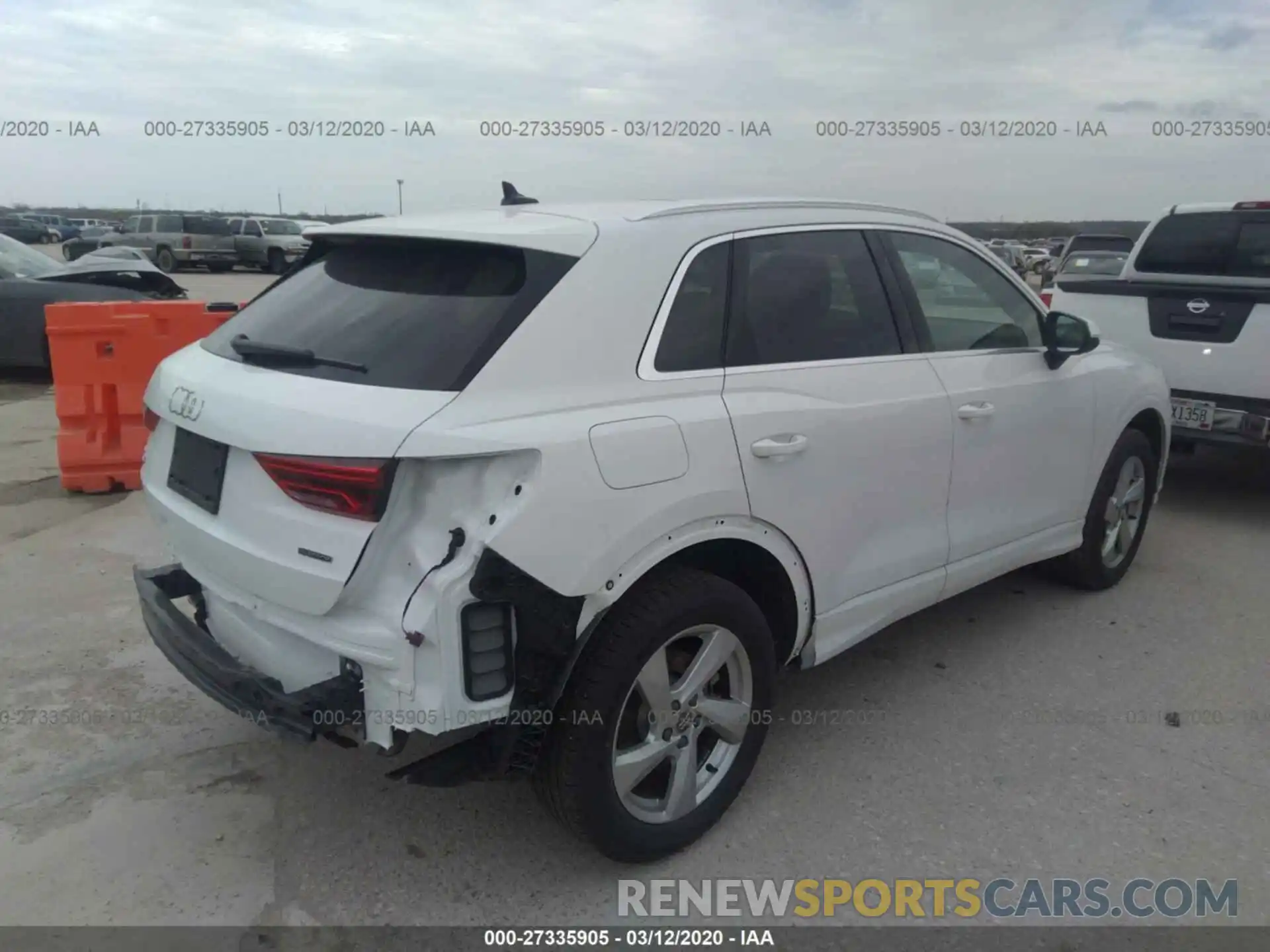 4 Photograph of a damaged car WA1AECF3XL1032603 AUDI Q3 2020