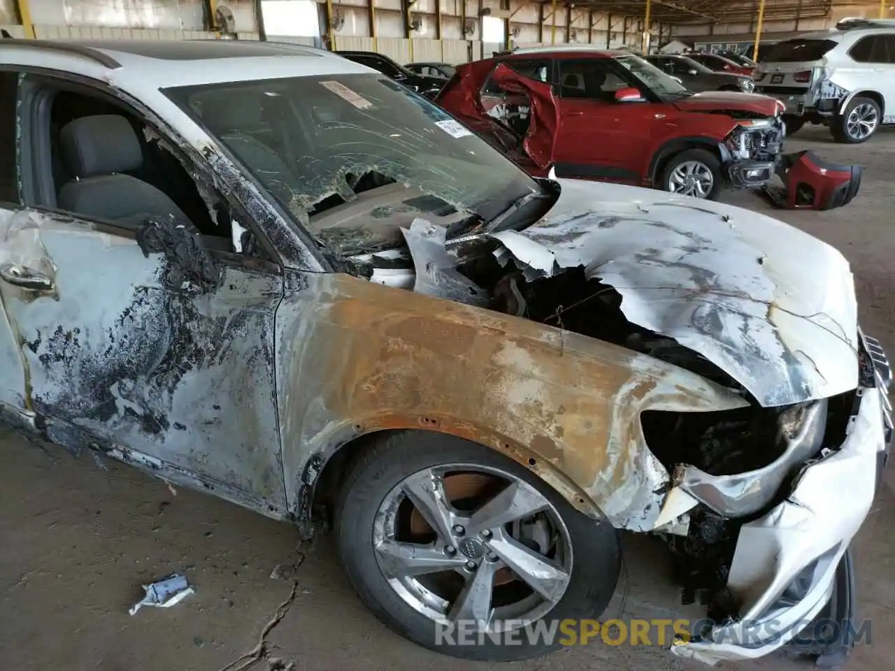 9 Photograph of a damaged car WA1AECF3XL1055248 AUDI Q3 2020