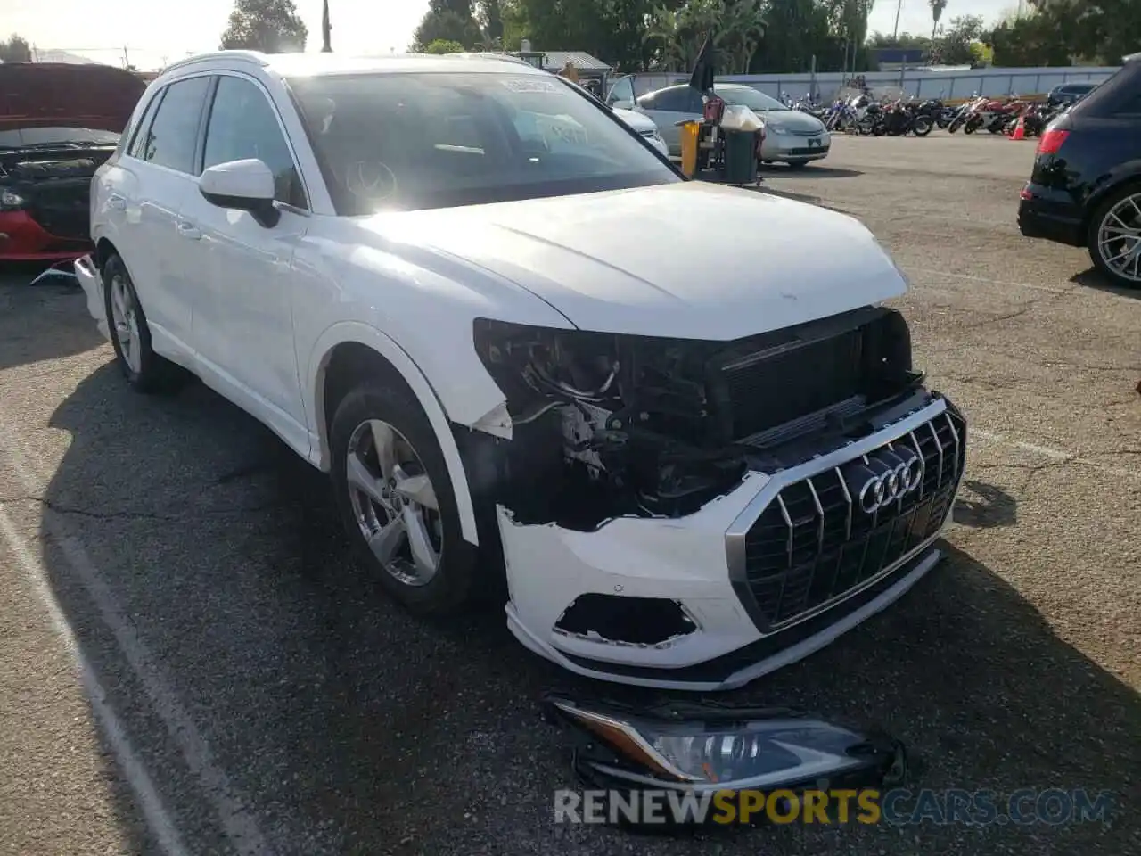 1 Photograph of a damaged car WA1AECF3XL1056125 AUDI Q3 2020