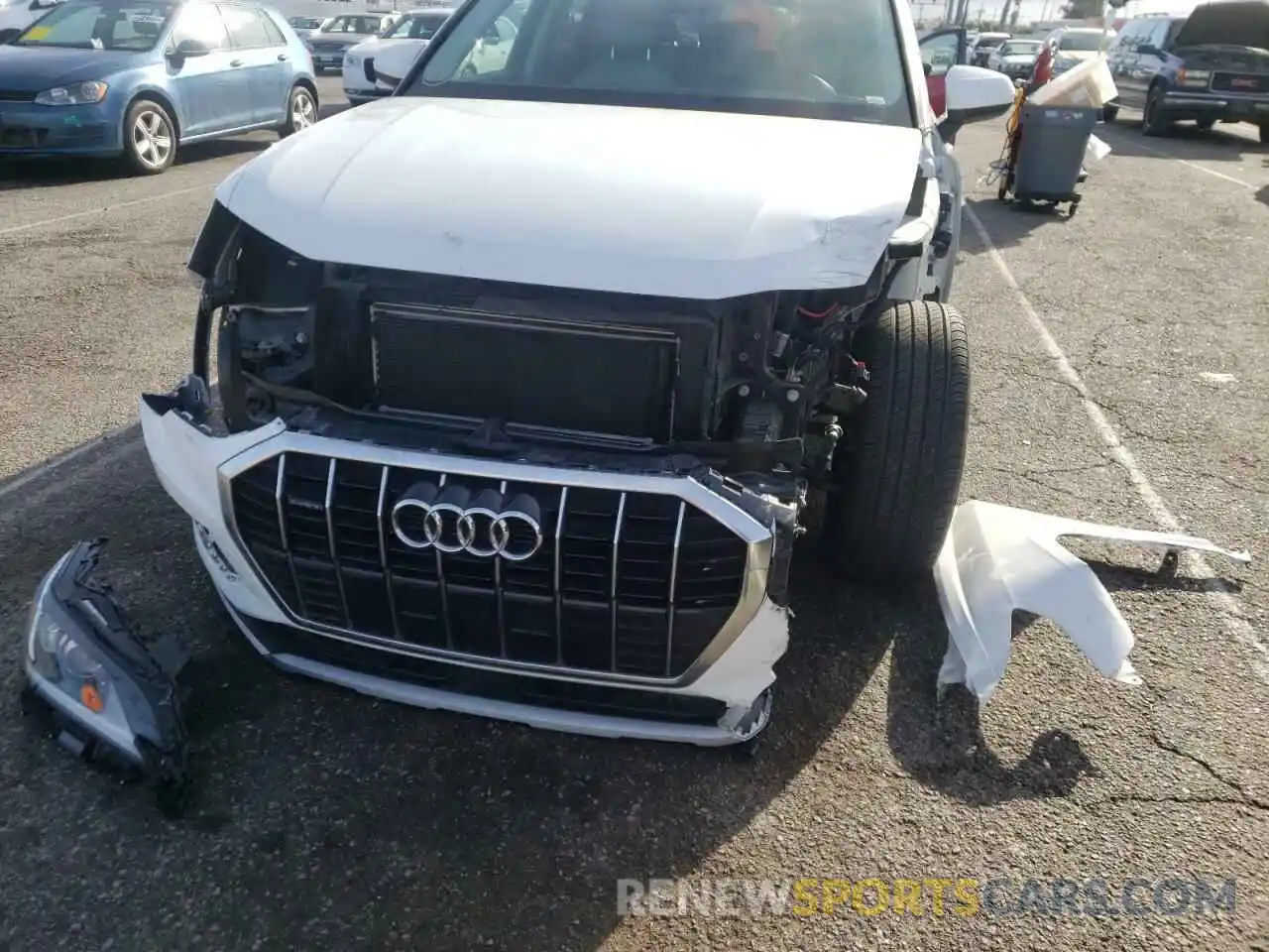 9 Photograph of a damaged car WA1AECF3XL1056125 AUDI Q3 2020