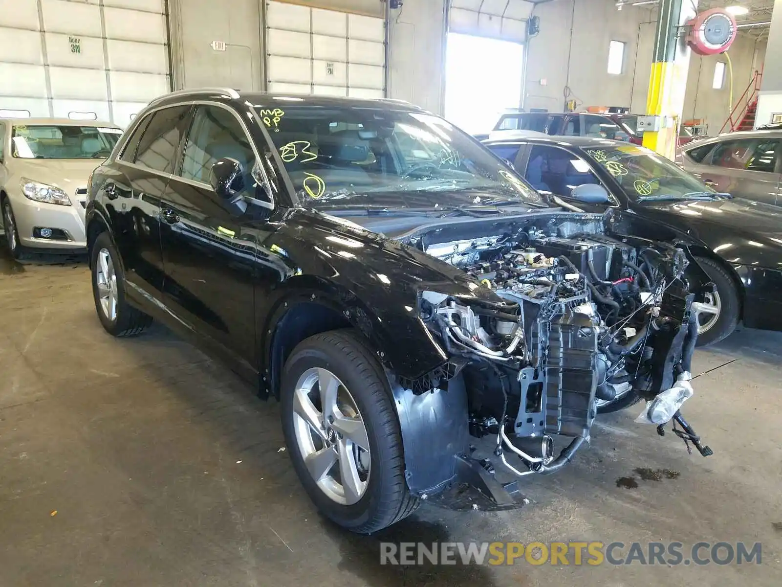 1 Photograph of a damaged car WA1AECF3XL1056609 AUDI Q3 2020