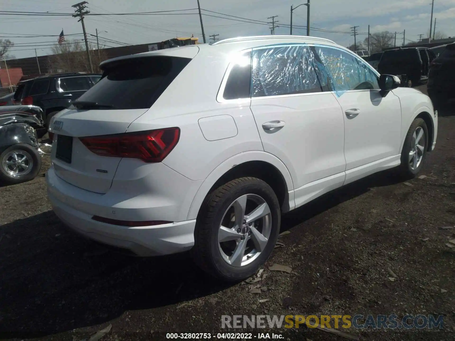 4 Photograph of a damaged car WA1AECF3XL1100673 AUDI Q3 2020