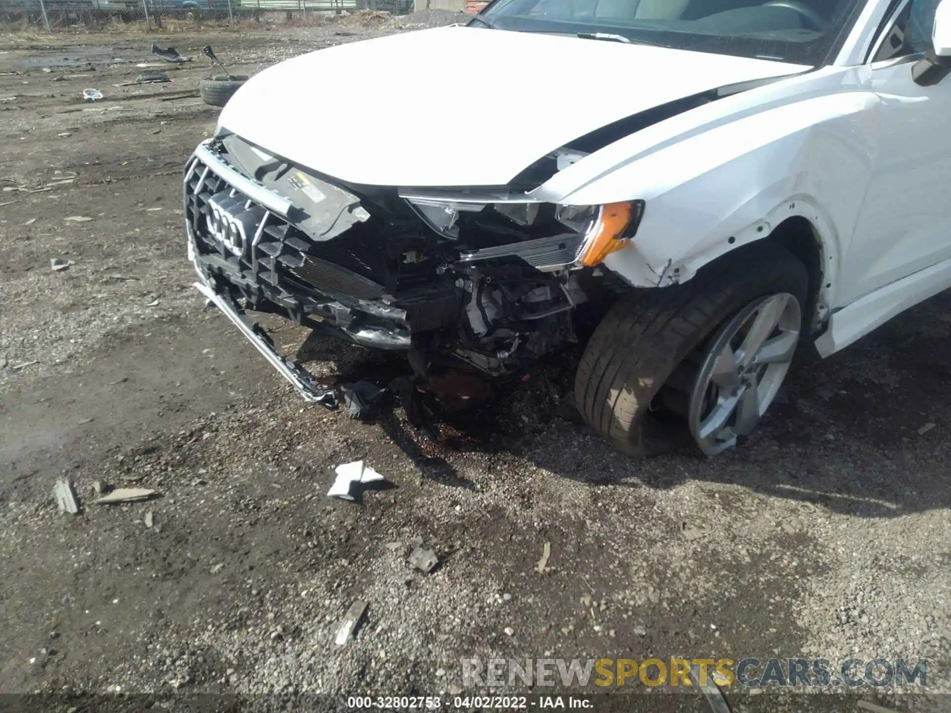 6 Photograph of a damaged car WA1AECF3XL1100673 AUDI Q3 2020