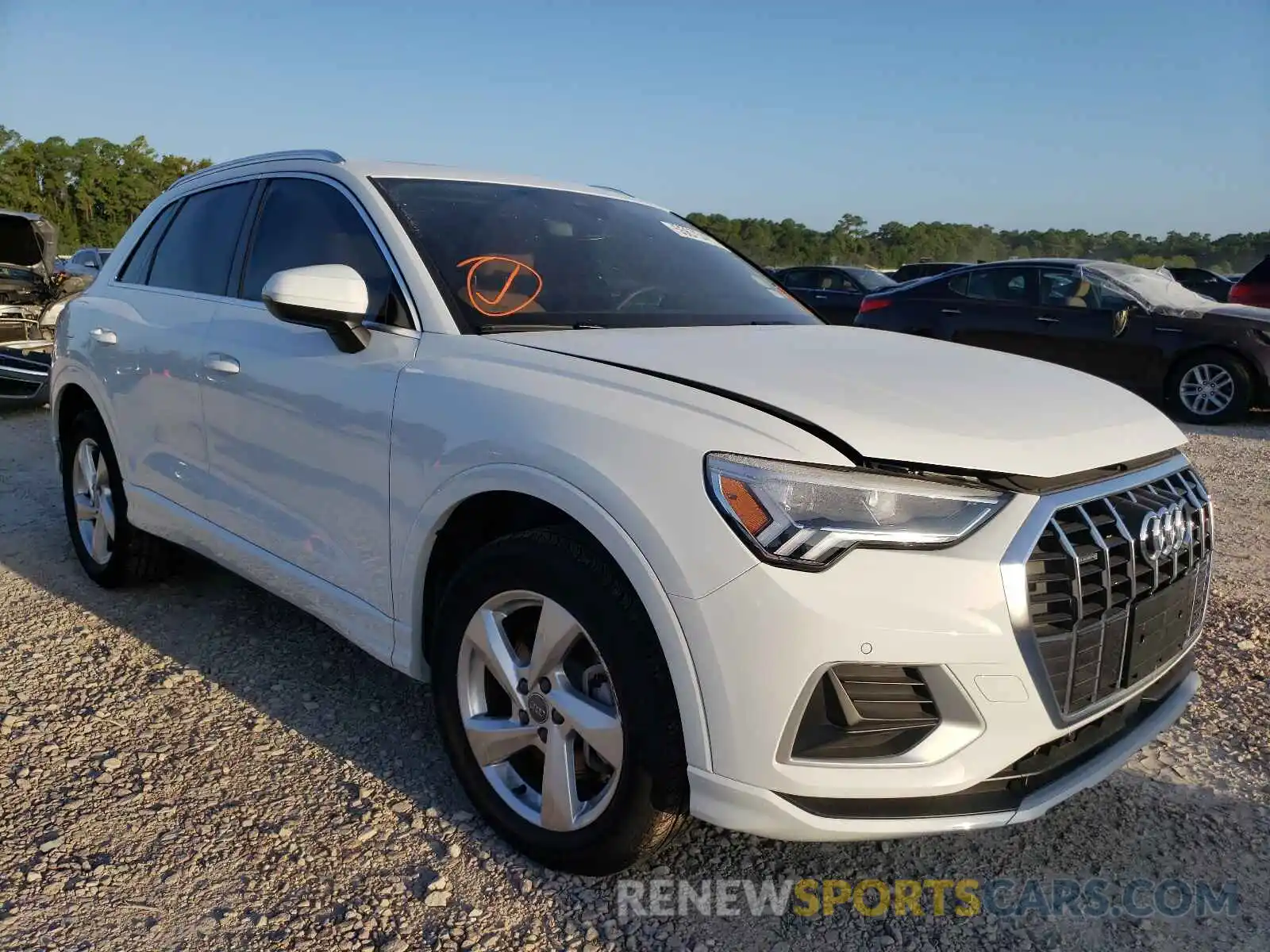 1 Photograph of a damaged car WA1BECF30L1114960 AUDI Q3 2020