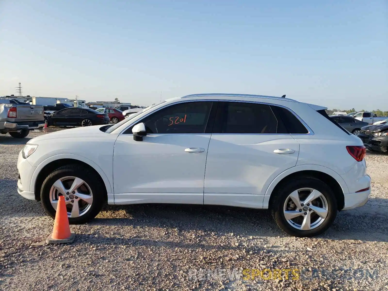 9 Photograph of a damaged car WA1BECF30L1114960 AUDI Q3 2020