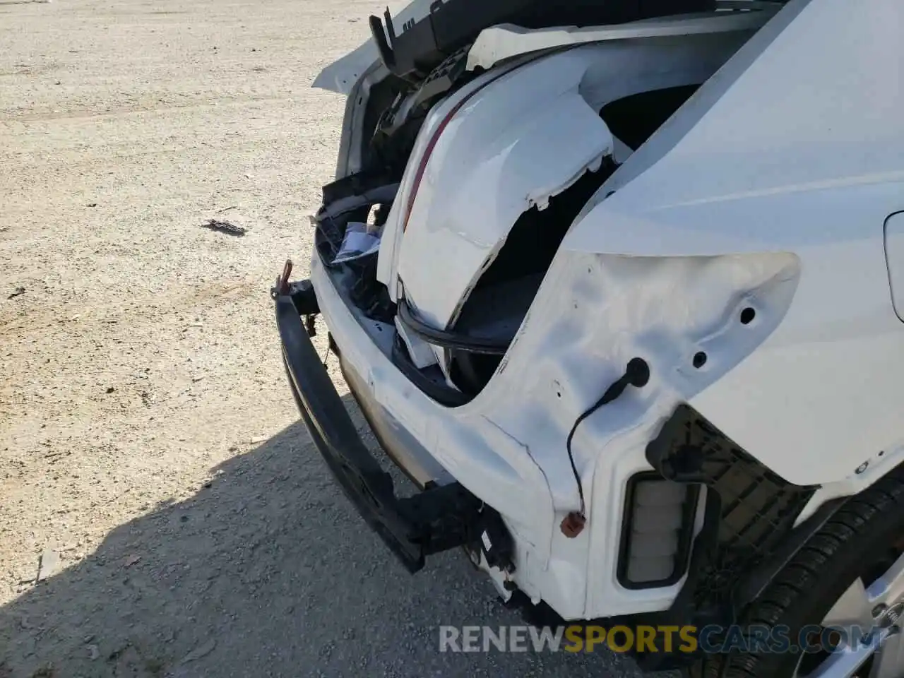 9 Photograph of a damaged car WA1BECF31L1095397 AUDI Q3 2020