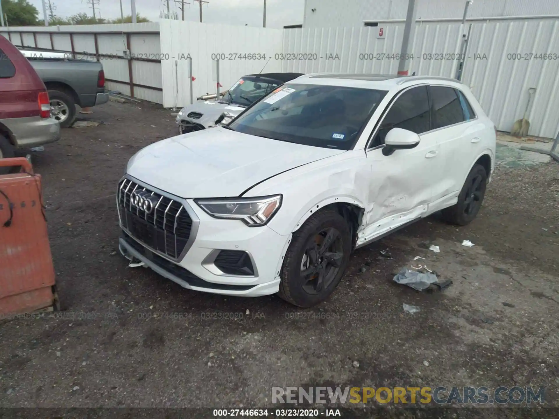 2 Photograph of a damaged car WA1BECF32L1019428 AUDI Q3 2020