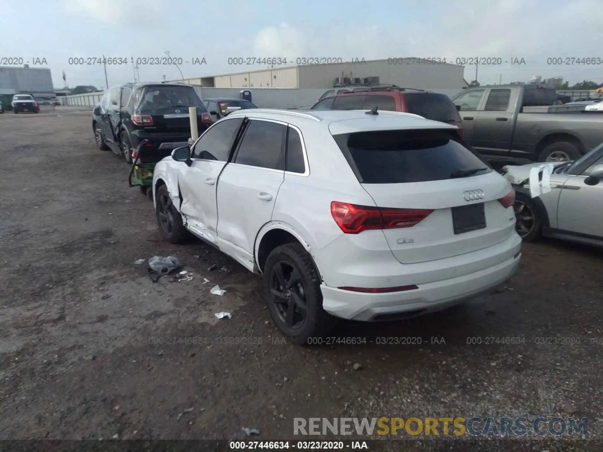 3 Photograph of a damaged car WA1BECF32L1019428 AUDI Q3 2020