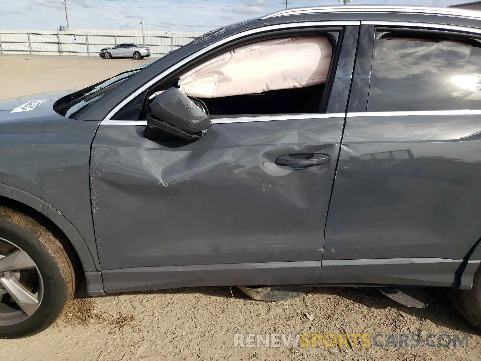 9 Photograph of a damaged car WA1BECF32L1105242 AUDI Q3 2020