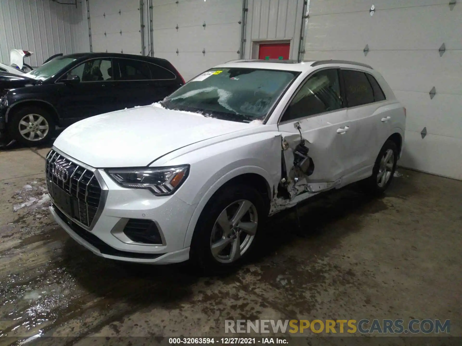 2 Фотография поврежденного автомобиля WA1BECF33L1047643 AUDI Q3 2020